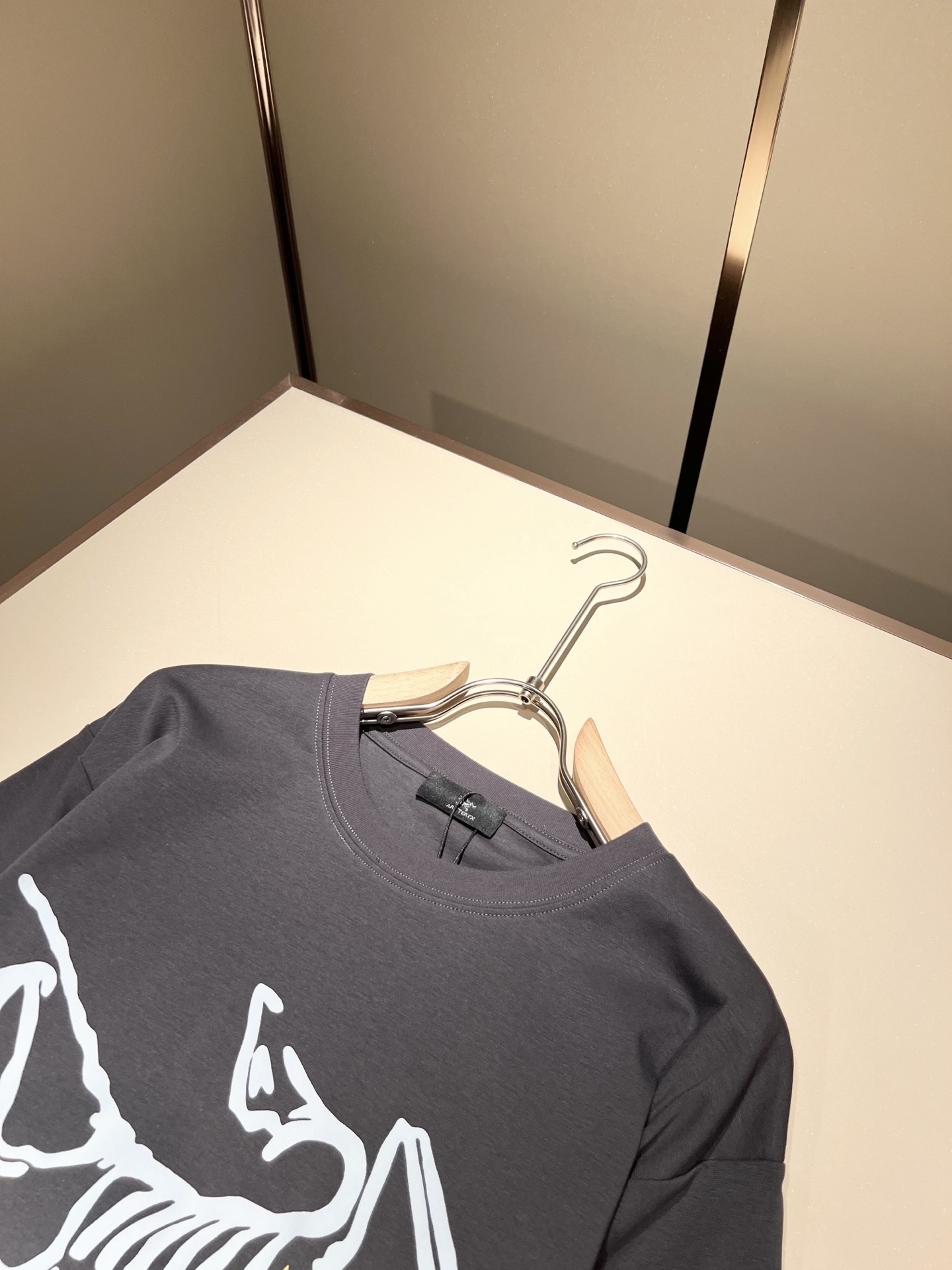 ARCTER*X始*祖鸟 2025春夏新款男女同款👫短袖T恤户外品牌可能大家第一想到的就是加拿大鹅、始
