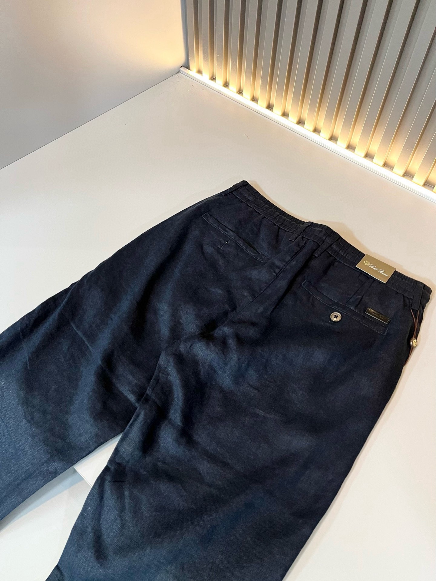   Loro Piana诺悠翩雅 2025春夏新品男士纯亚麻休闲裤，最新的贸易订单全品相！！网红款！上身