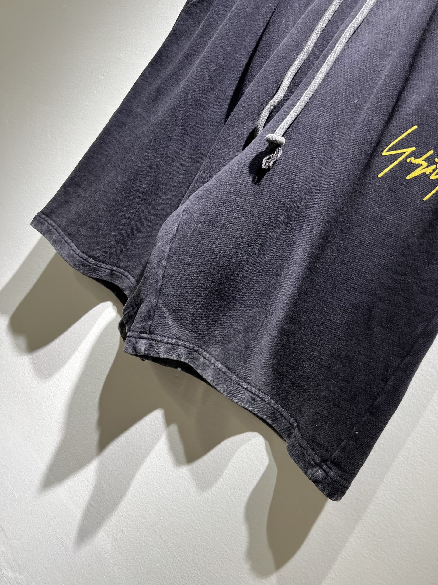 2024 Y-3 Yamamoto Street Sports Shorts: Stylish, Comfortable, Customized Pure Cotton, Luxurious Colors. - 图片 4