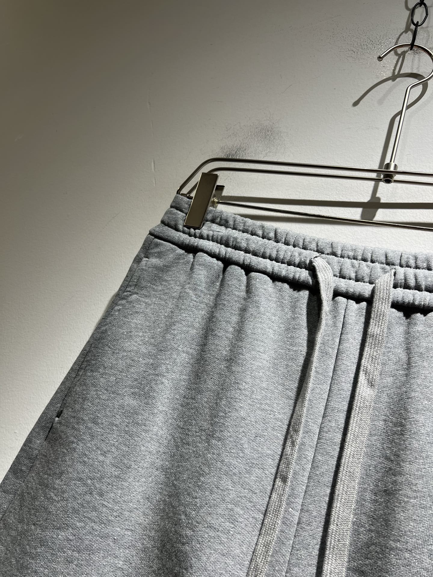 2025 New Classic Leisure Line Recreational Shorts: Comfortable, Stylish, Custom-made Waist - 图片 6
