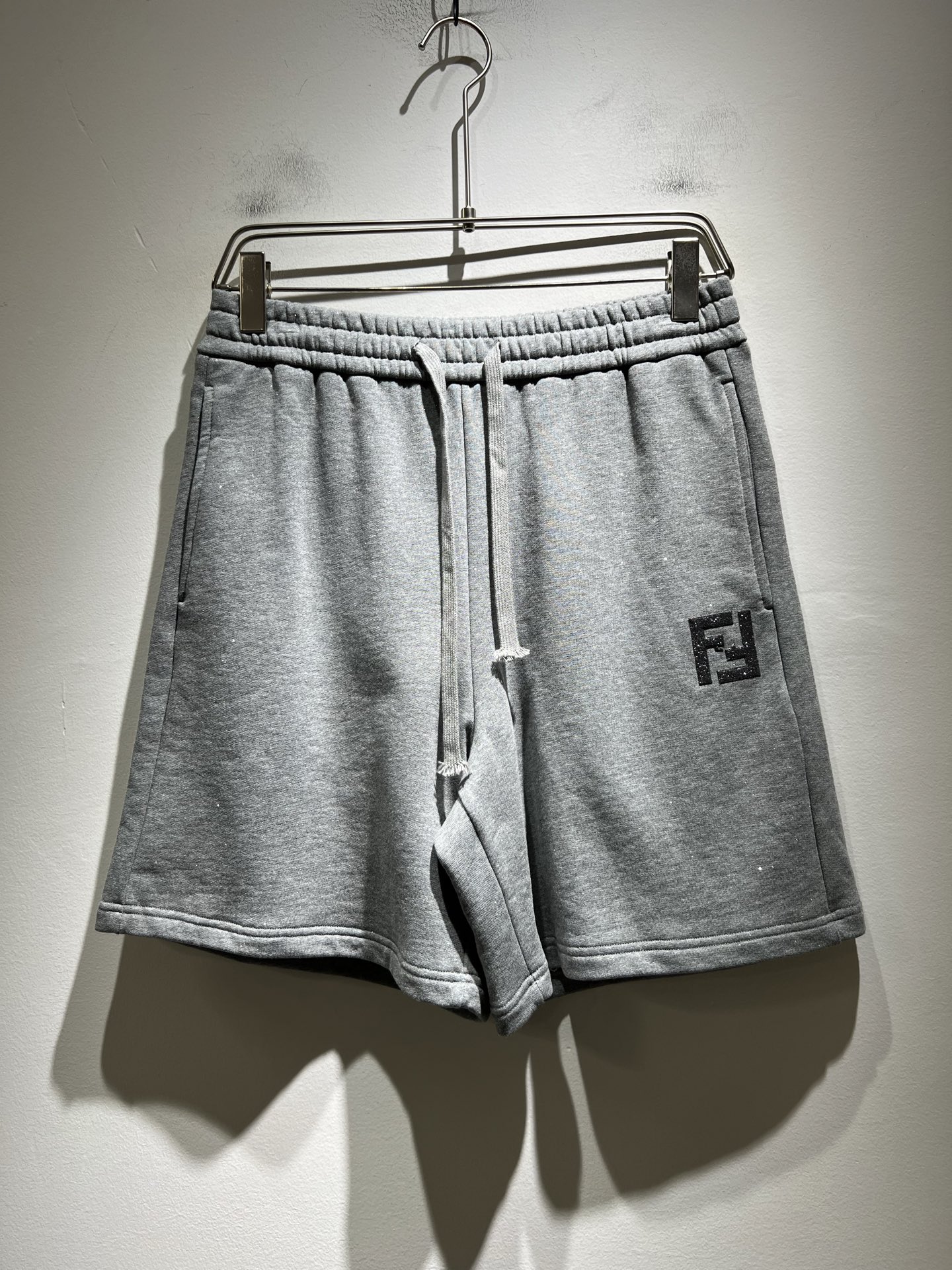 2025 New Classic Leisure Line Recreational Shorts: Comfortable, Stylish, Custom-made Waist - 图片 1