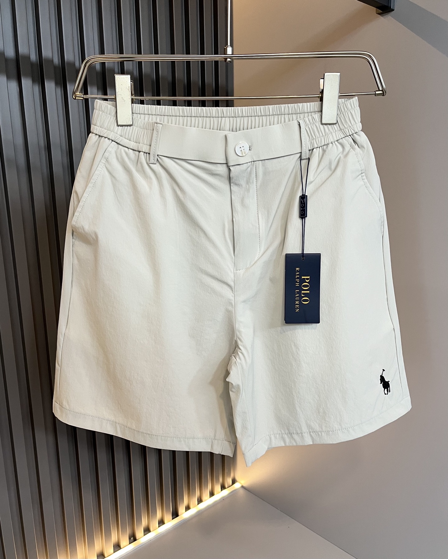 NO:455827,Paul POLOSPORT 2025 spring and summer new men and women's shorts are available at the same time in the counter!  Customized exclusive polyester fiber fabric, customized original craft thread, design logo embroidery design!  Perfectly integrated with fashion and style, a top-notch fashionable style that perfectly suits the outside wear!  The overall feeling is natural!  The ultimate classic versatile short-sleeved T-shirt, the ultimate heavy industry and the ultimate perfection!  Fans who pursue high quality are please buy them by themselves, and all fans who know the goods are invited to appreciate this model together!  Size M-3XL, shorts, T-shirt,tees, t-shirt,alexander wang19860909保罗POLOSPORT 2025春夏新款男女同款短裤,专柜同步发售！定制专属聚酯纤维面料,定制原版工艺螺纹,设计标识logo刺绣设计！完美融入时尚还有风情感一款完美符合外穿的顶尖时髦气质款！整体给人浑然天成的感觉！极致经典的百搭型短袖T恤,极致的重工极致的完美！追求高品质的粉丝们请自行抢购,诚邀所有识货的粉丝一同鉴赏此款！尺码M-3XL,,shorts,T-shirt,tees，t-shirt,alexander wang,Men's clothing