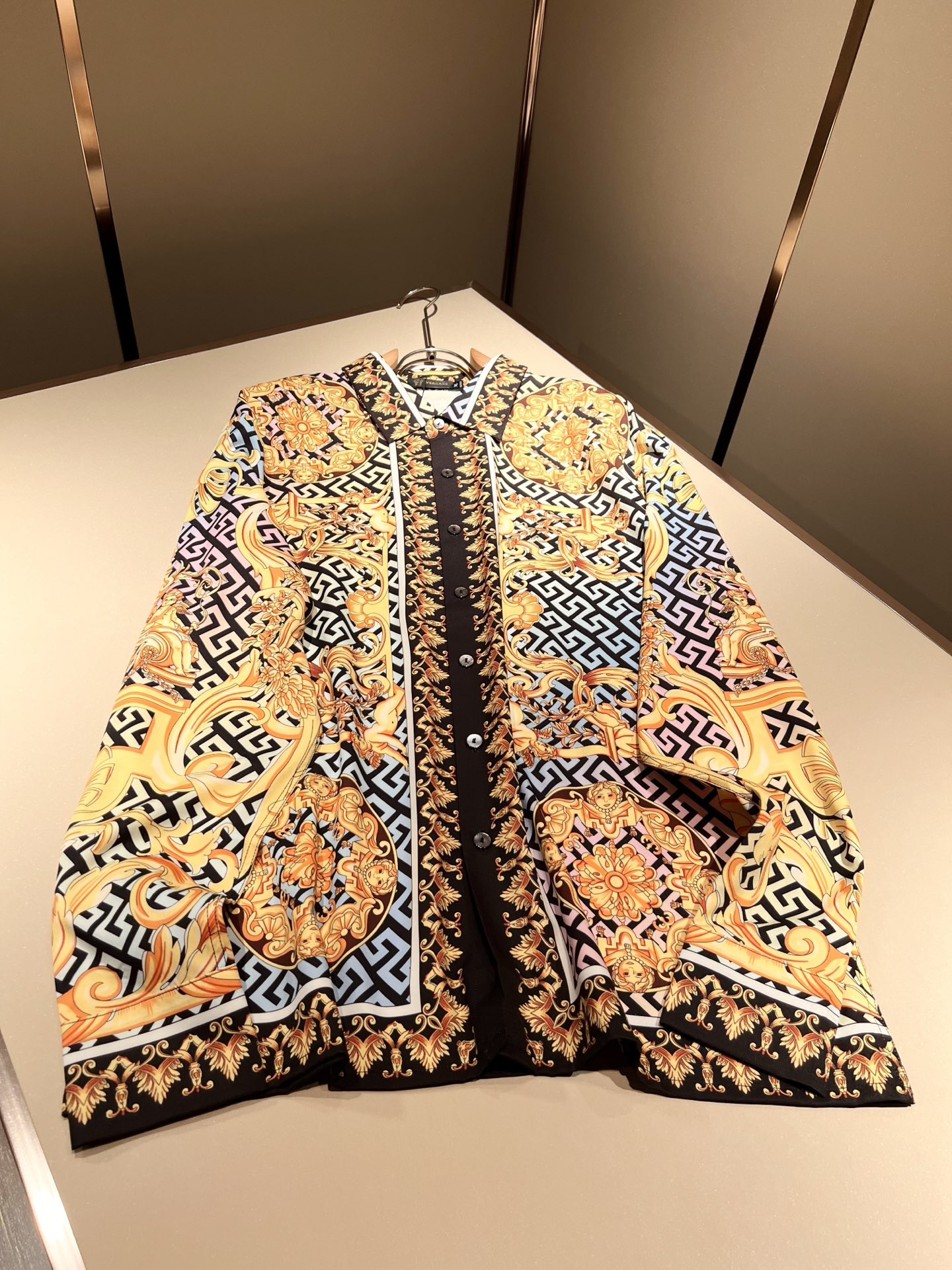 P540 VERS*CE/Pan * Cheol Trade Company: Luxurious Panorama Print Logo Decorations on Imported Cotton. - 图片 2