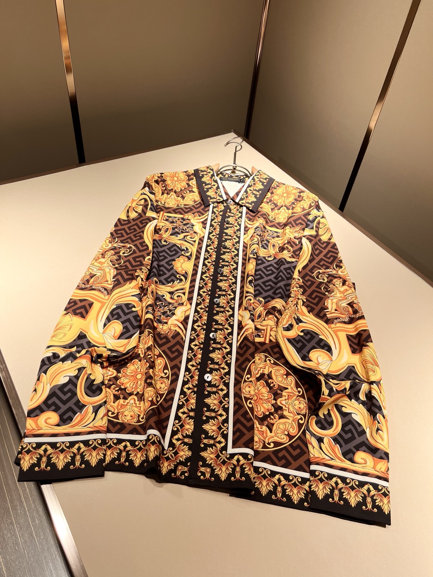 Luxurious Pan * Cheol Trade Company Channel: High-End Panorama Print Letter Logo Decorations - 图片 2