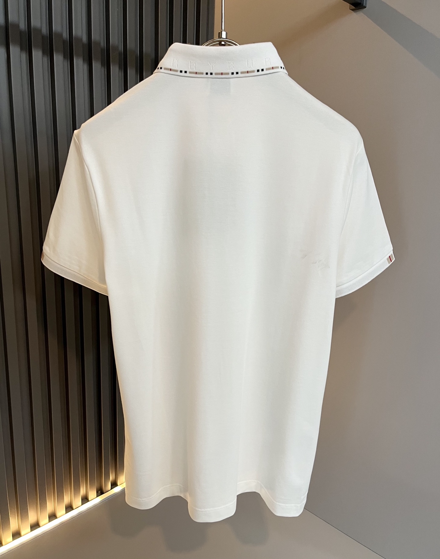 Bur*erry 巴*莉 2025春夏新款男士短袖Polo衫，品牌最新设计元素！既不单调也不复杂,恰到好