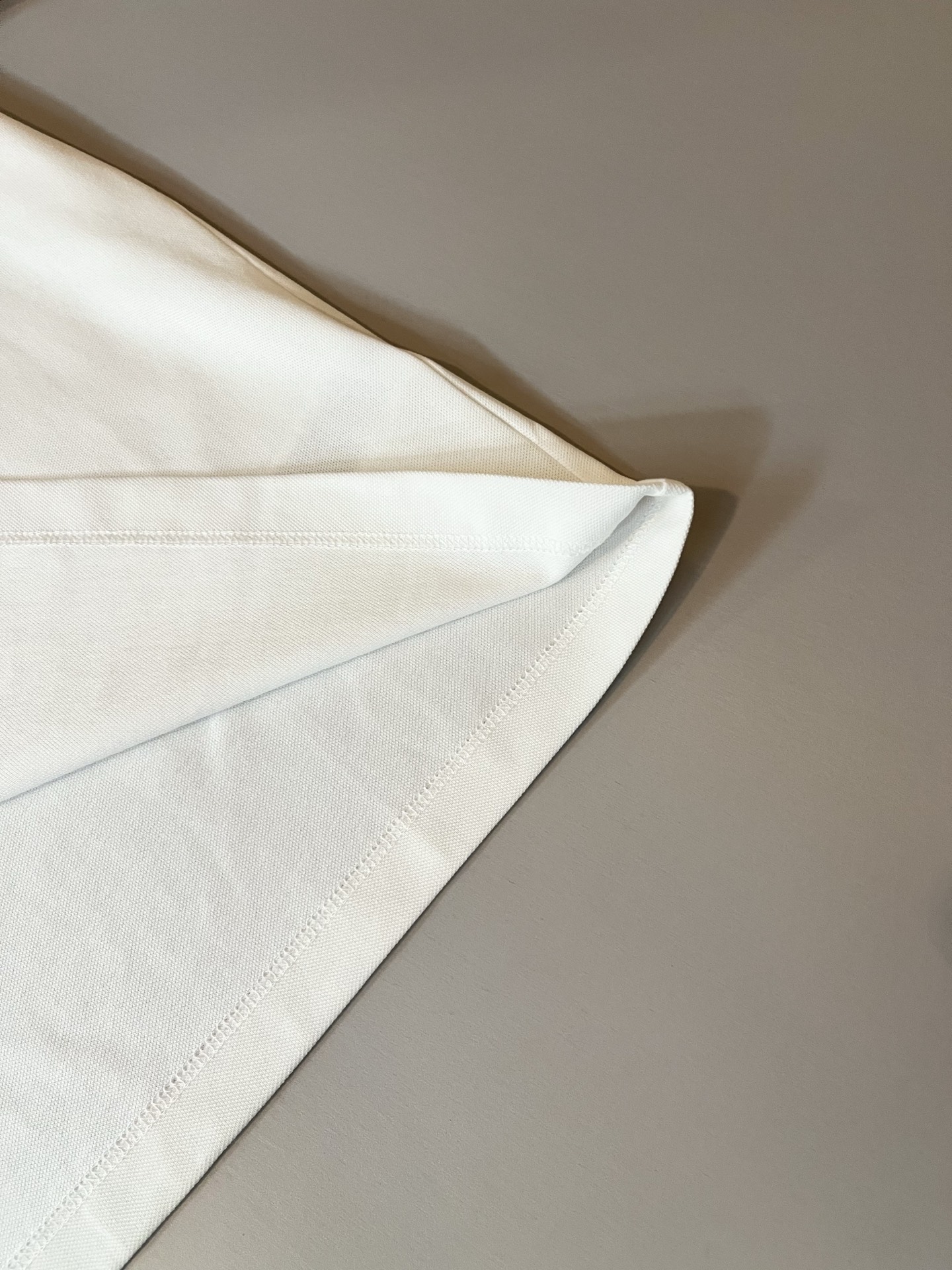 Bur*erry 巴*莉 2025春夏新款男士短袖Polo衫，品牌最新设计元素！既不单调也不复杂,恰到好