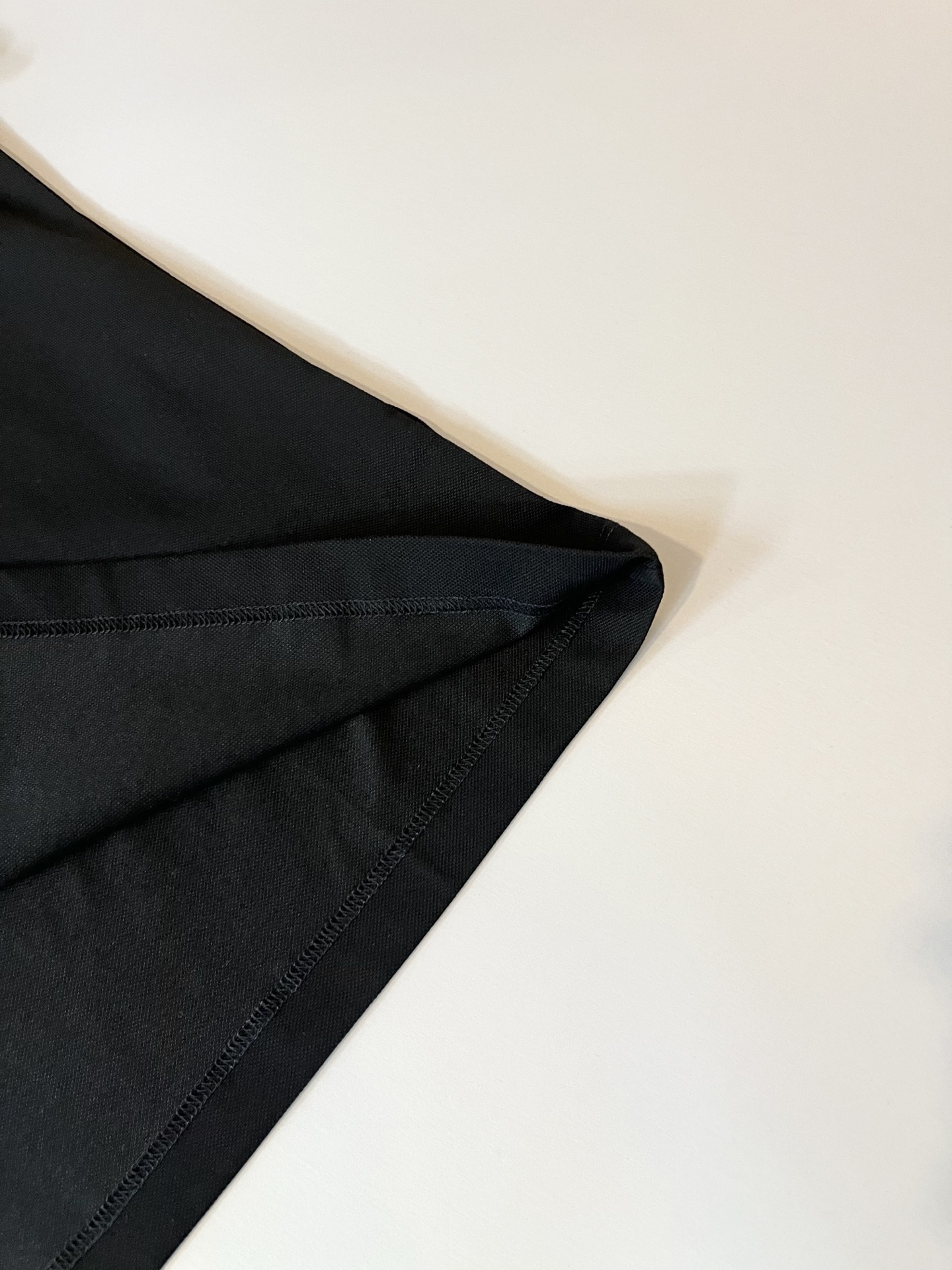 Bur*erry 巴*莉 2025春夏新款男士短袖Polo衫，品牌最新设计元素！既不单调也不复杂,恰到好