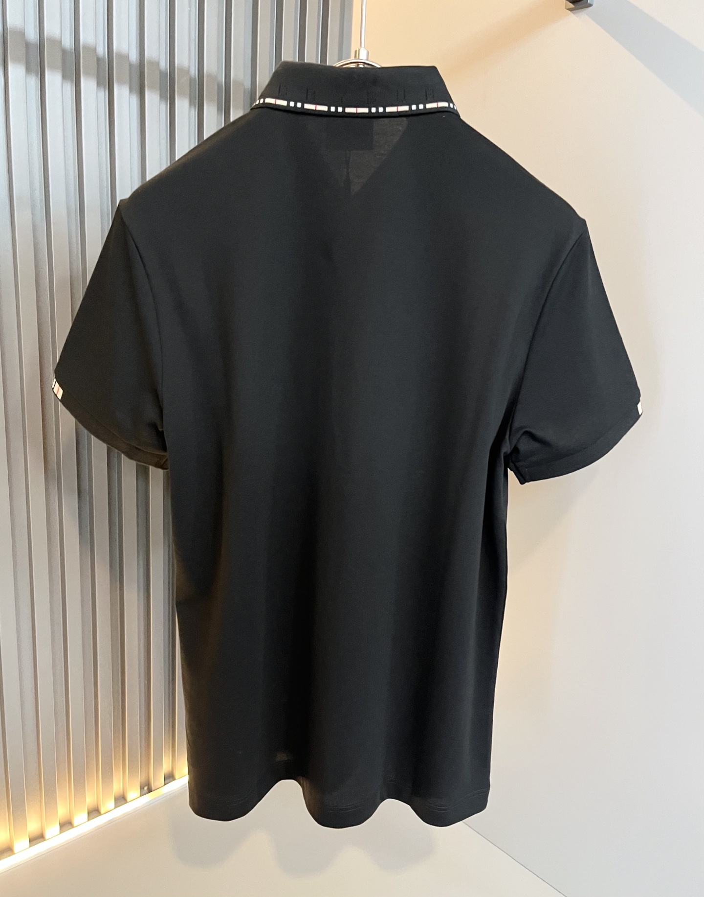 Bur*erry 巴*莉 2025春夏新款男士短袖Polo衫，品牌最新设计元素！既不单调也不复杂,恰到好