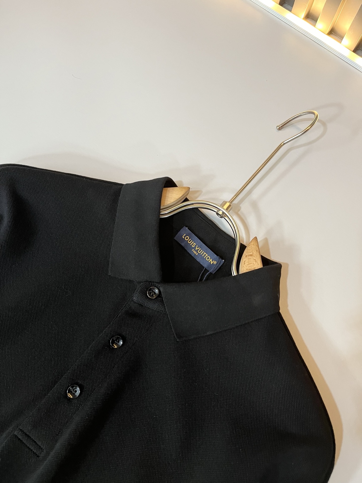  LouisVuitt*路易*登  2025春夏新品最新工艺短袖Polo衫，前后logo图案压胶设计！代