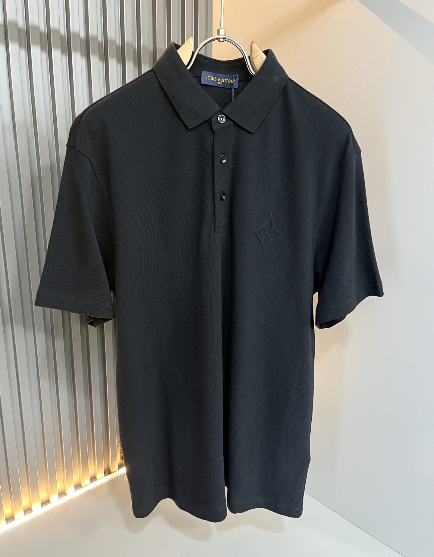  LouisVuitt*路易*登  2025春夏新品最新工艺短袖Polo衫，前后logo图案压胶设计！代