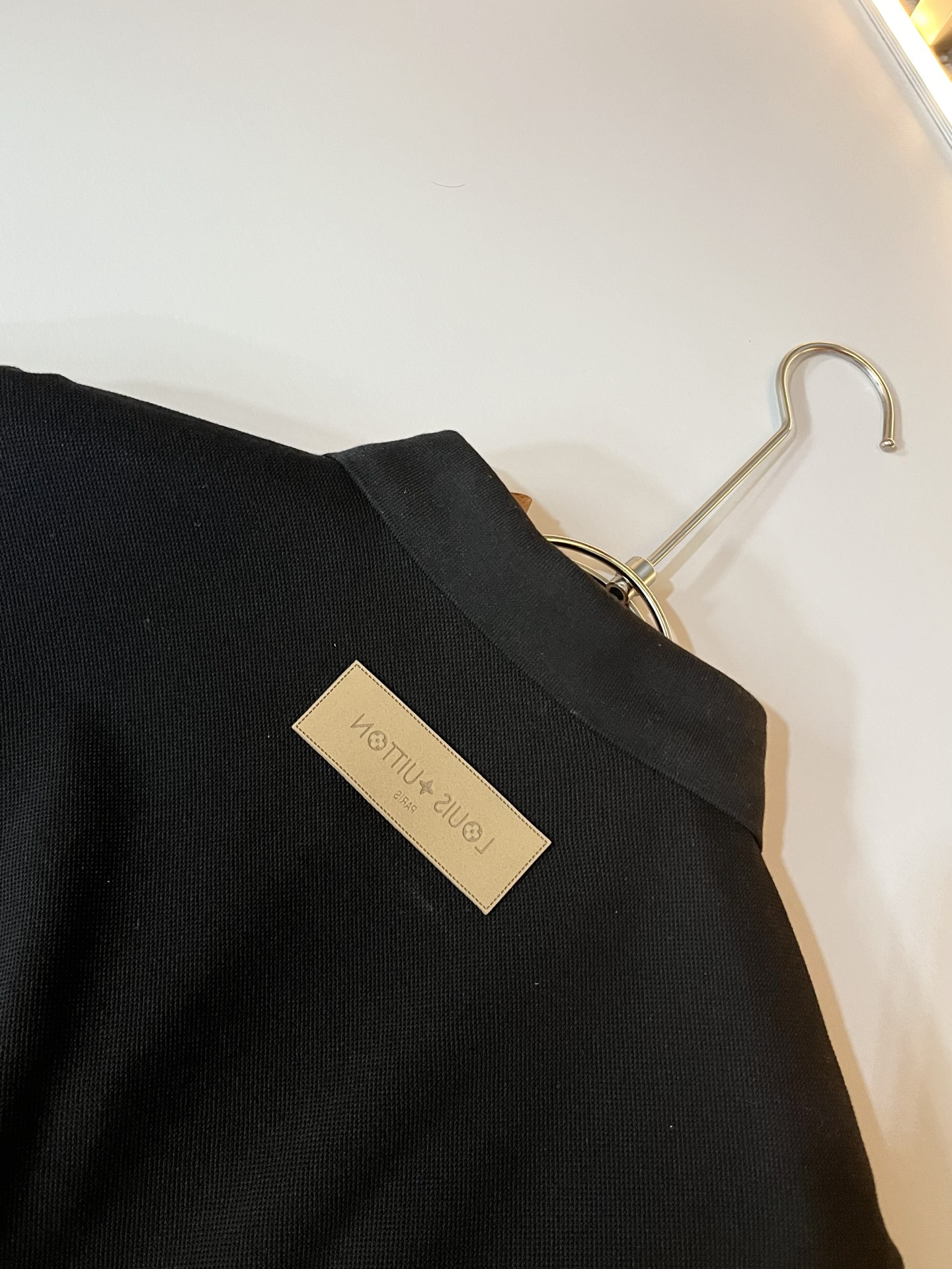  LouisVuitt*路易*登  2025春夏新品最新工艺短袖Polo衫，前后logo图案压胶设计！代