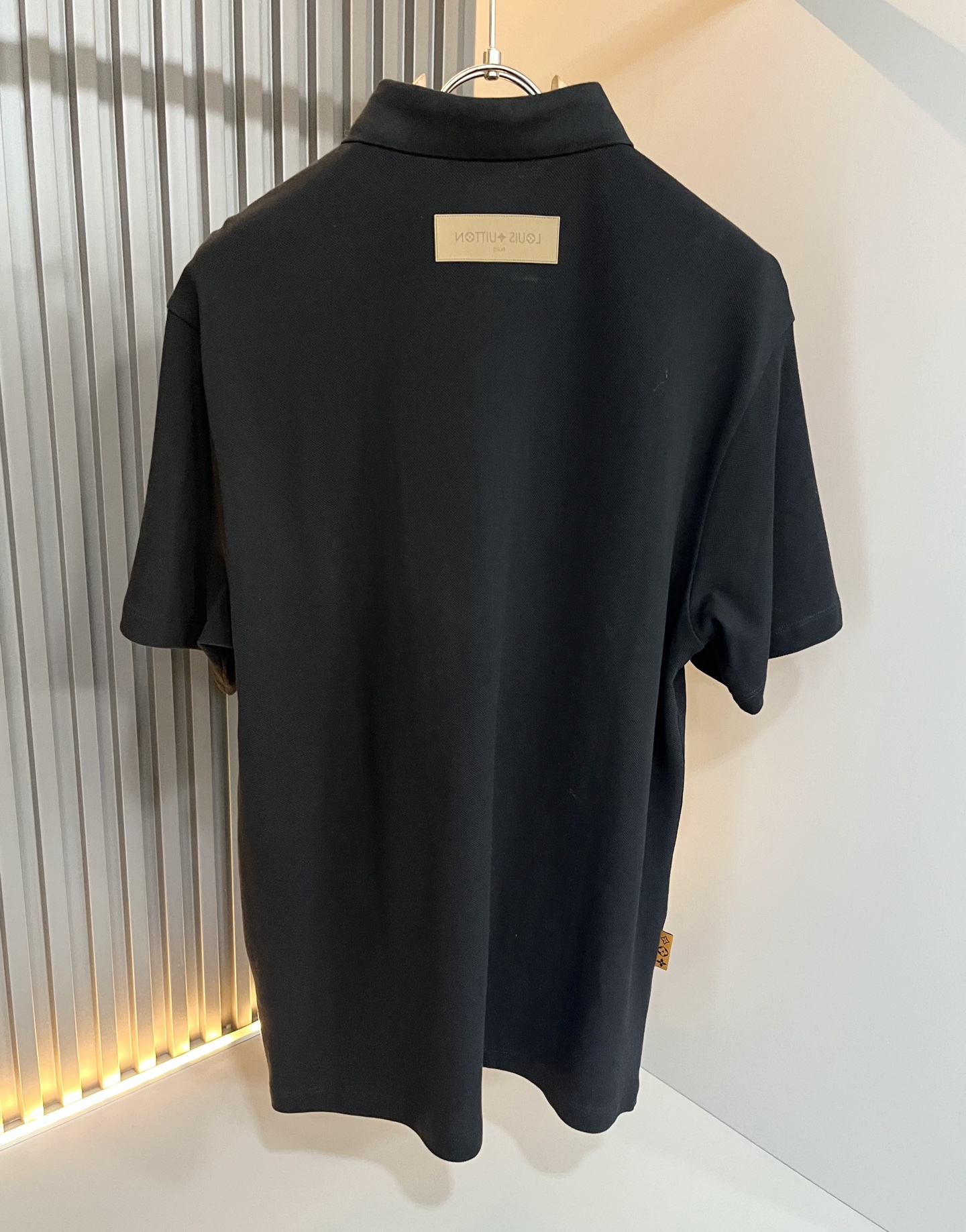  LouisVuitt*路易*登  2025春夏新品最新工艺短袖Polo衫，前后logo图案压胶设计！代