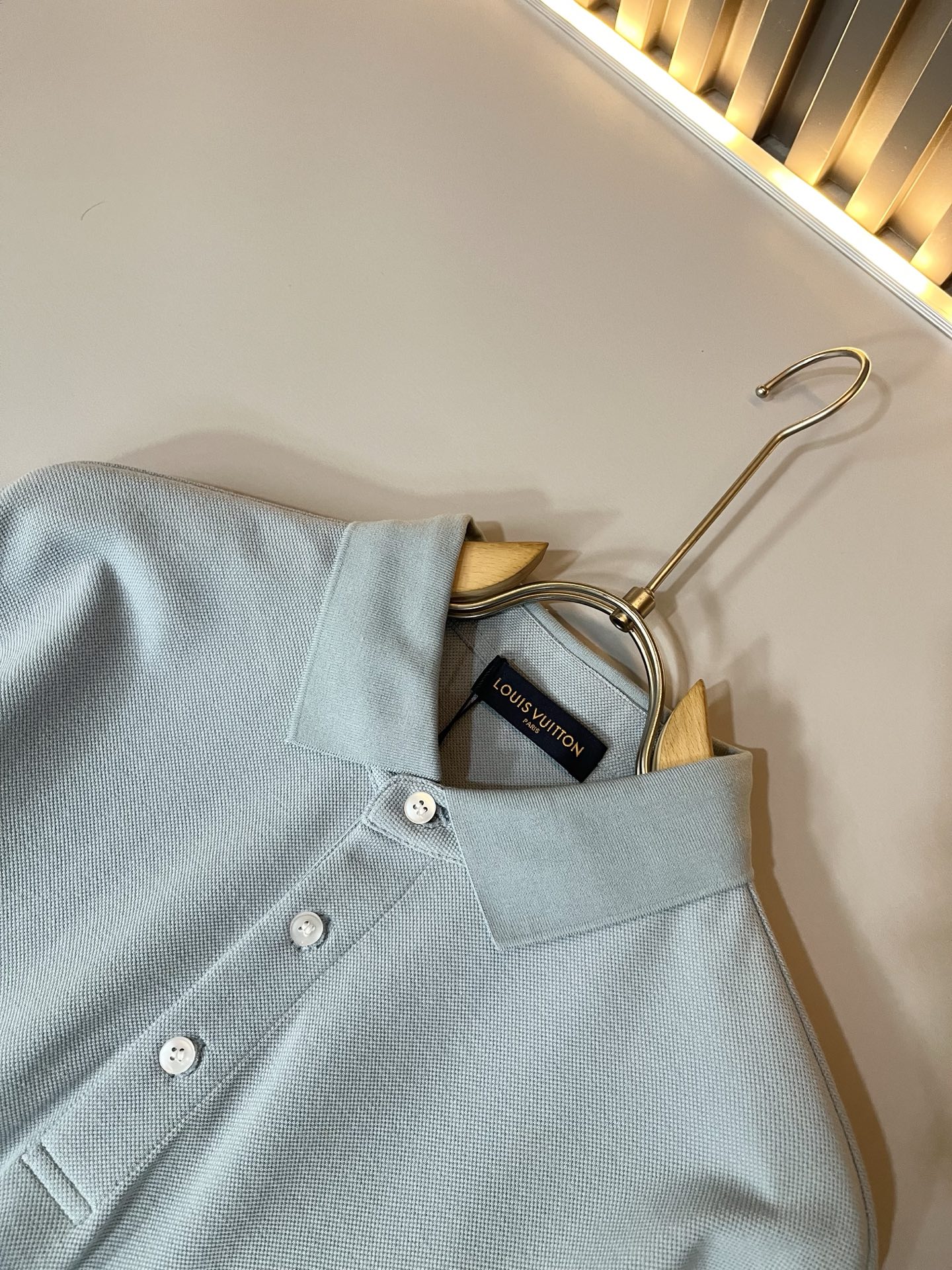  LouisVuitt*路易*登  2025春夏新品最新工艺短袖Polo衫，前后logo图案压胶设计！代