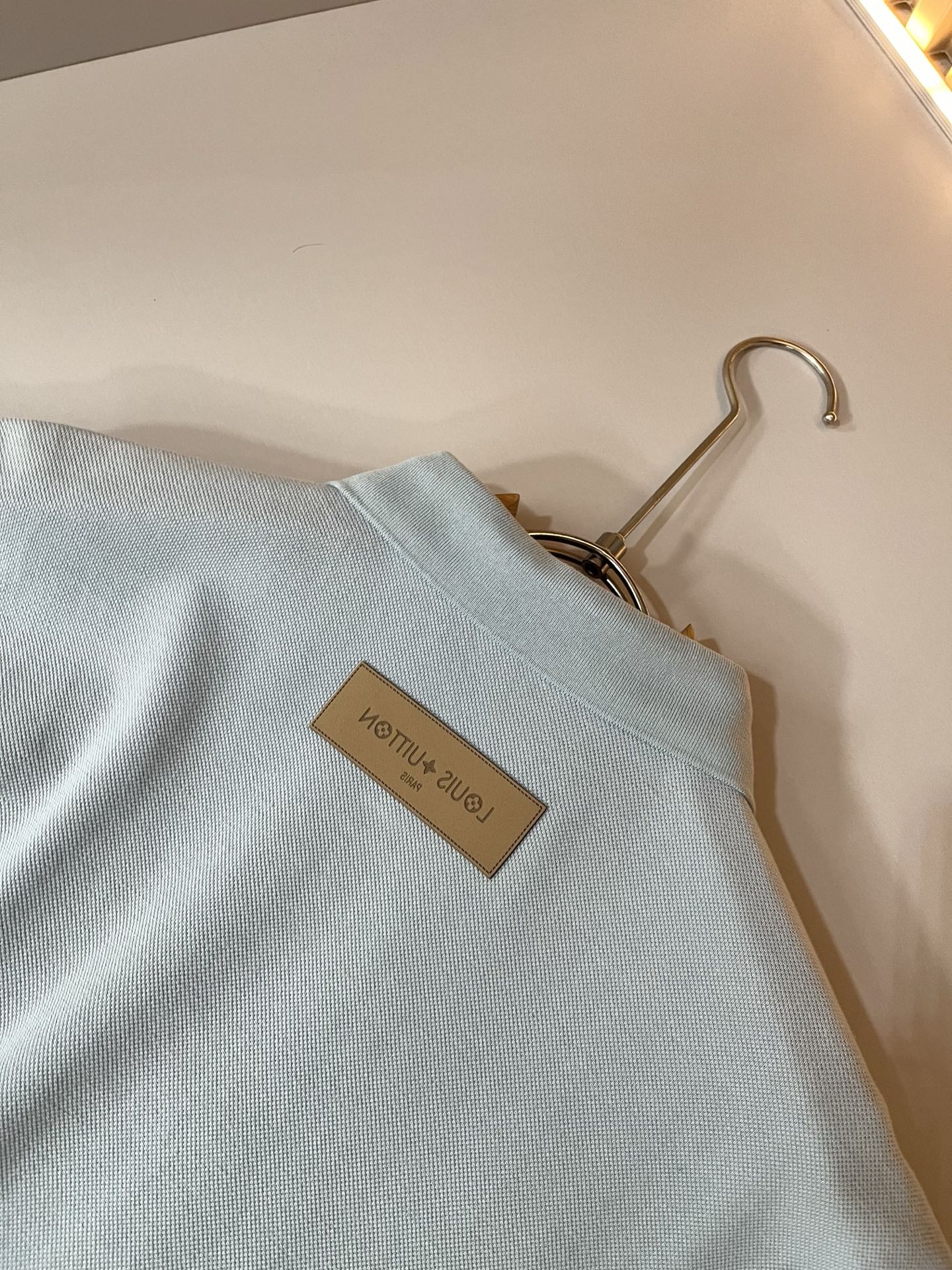  LouisVuitt*路易*登  2025春夏新品最新工艺短袖Polo衫，前后logo图案压胶设计！代