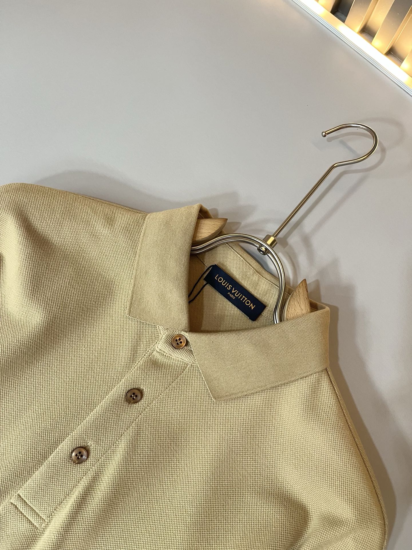  LouisVuitt*路易*登  2025春夏新品最新工艺短袖Polo衫，前后logo图案压胶设计！代