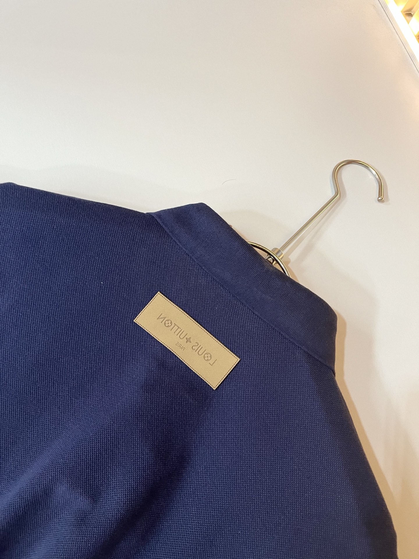  LouisVuitt*路易*登  2025春夏新品最新工艺短袖Polo衫，前后logo图案压胶设计！代