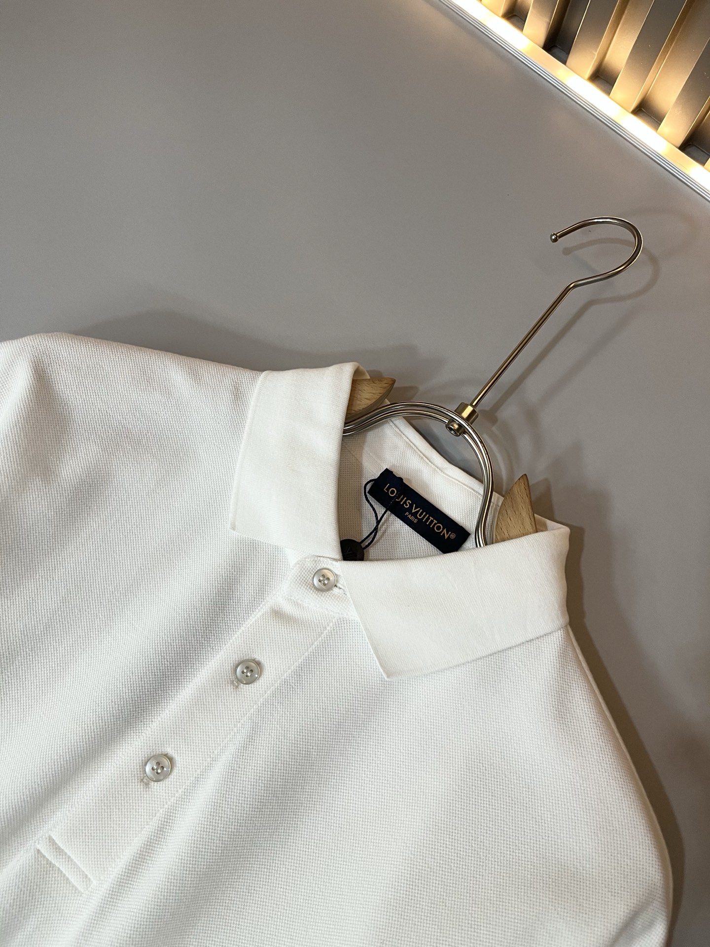  LouisVuitt*路易*登  2025春夏新品最新工艺短袖Polo衫，前后logo图案压胶设计！代