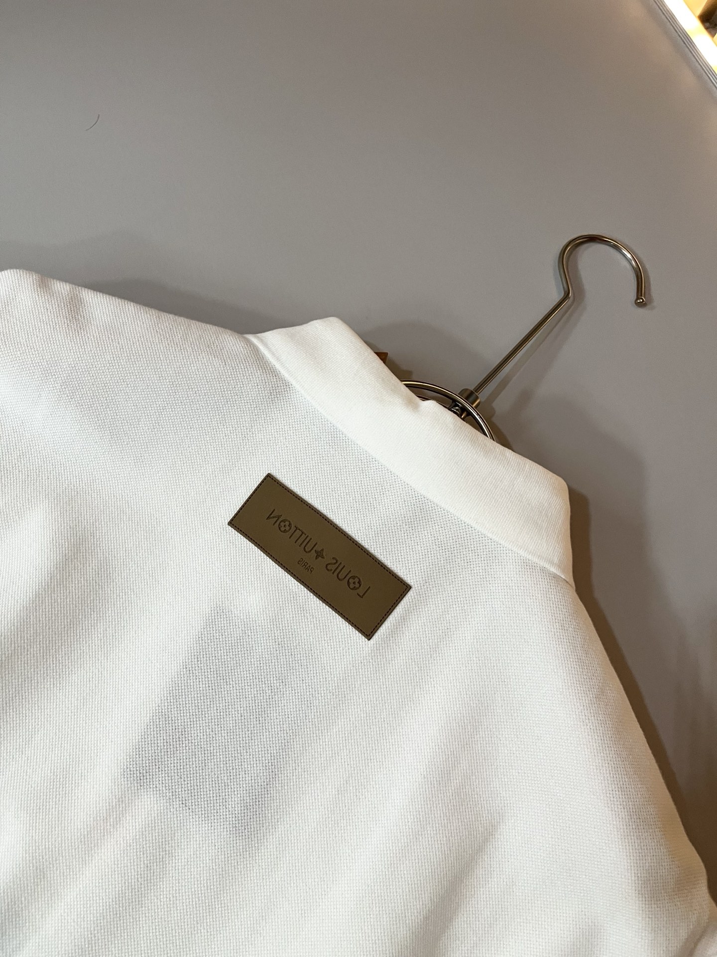  LouisVuitt*路易*登  2025春夏新品最新工艺短袖Polo衫，前后logo图案压胶设计！代