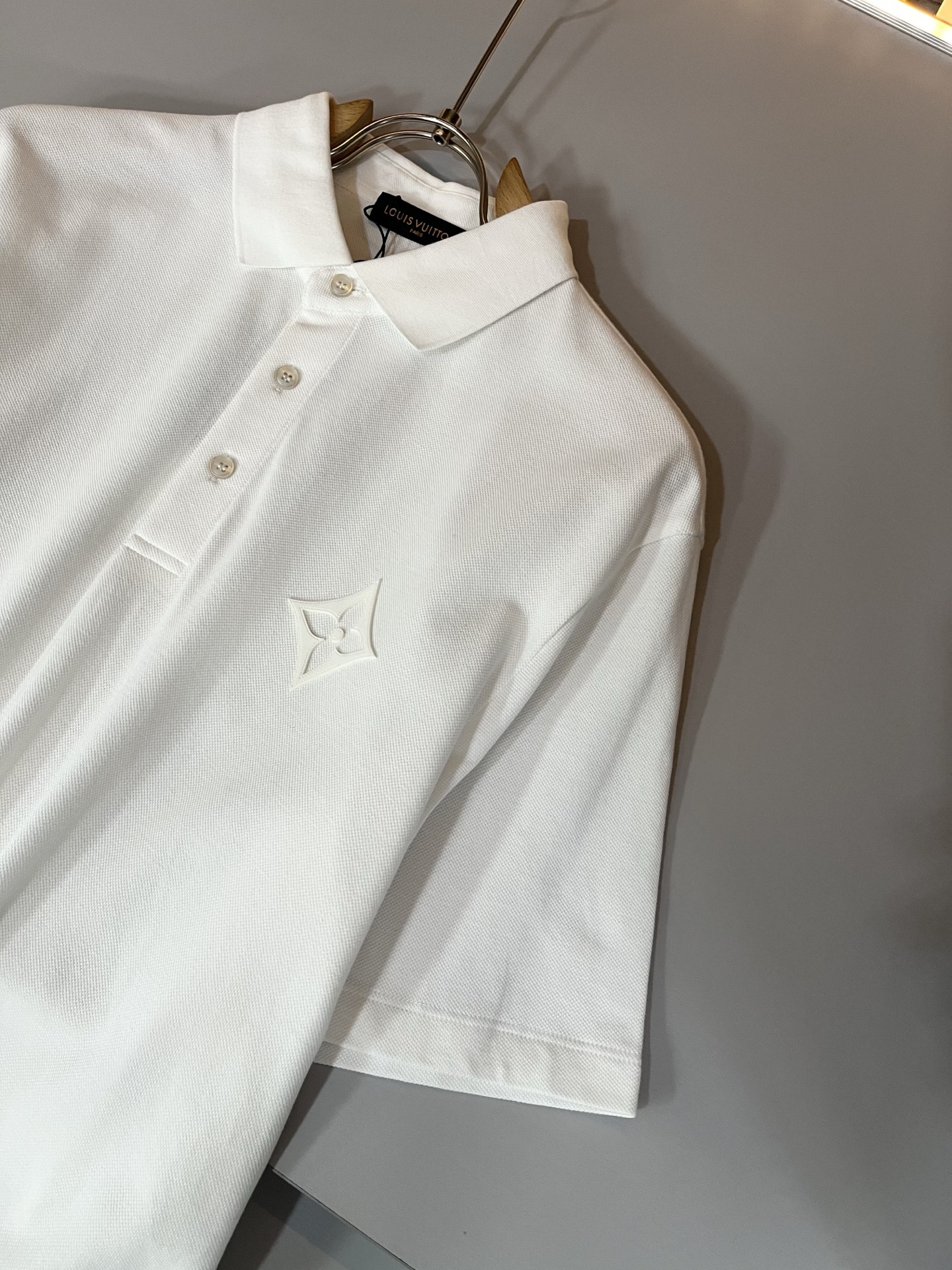  LouisVuitt*路易*登  2025春夏新品最新工艺短袖Polo衫，前后logo图案压胶设计！代