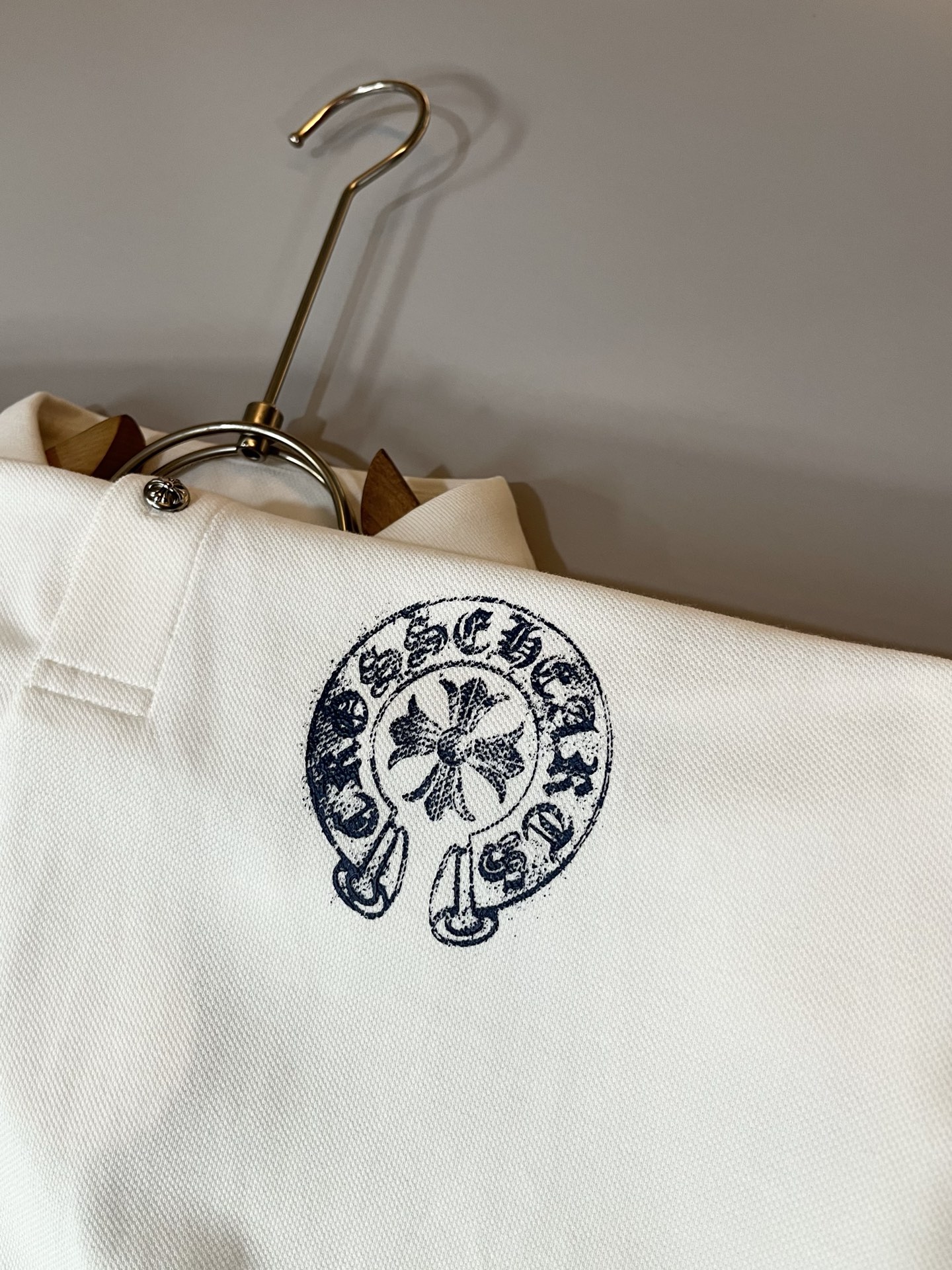  Chrome Hear*s 克*心 2025春夏新品限量版克*心短袖Polo衫，墙裂推荐！时尚傲娇的C