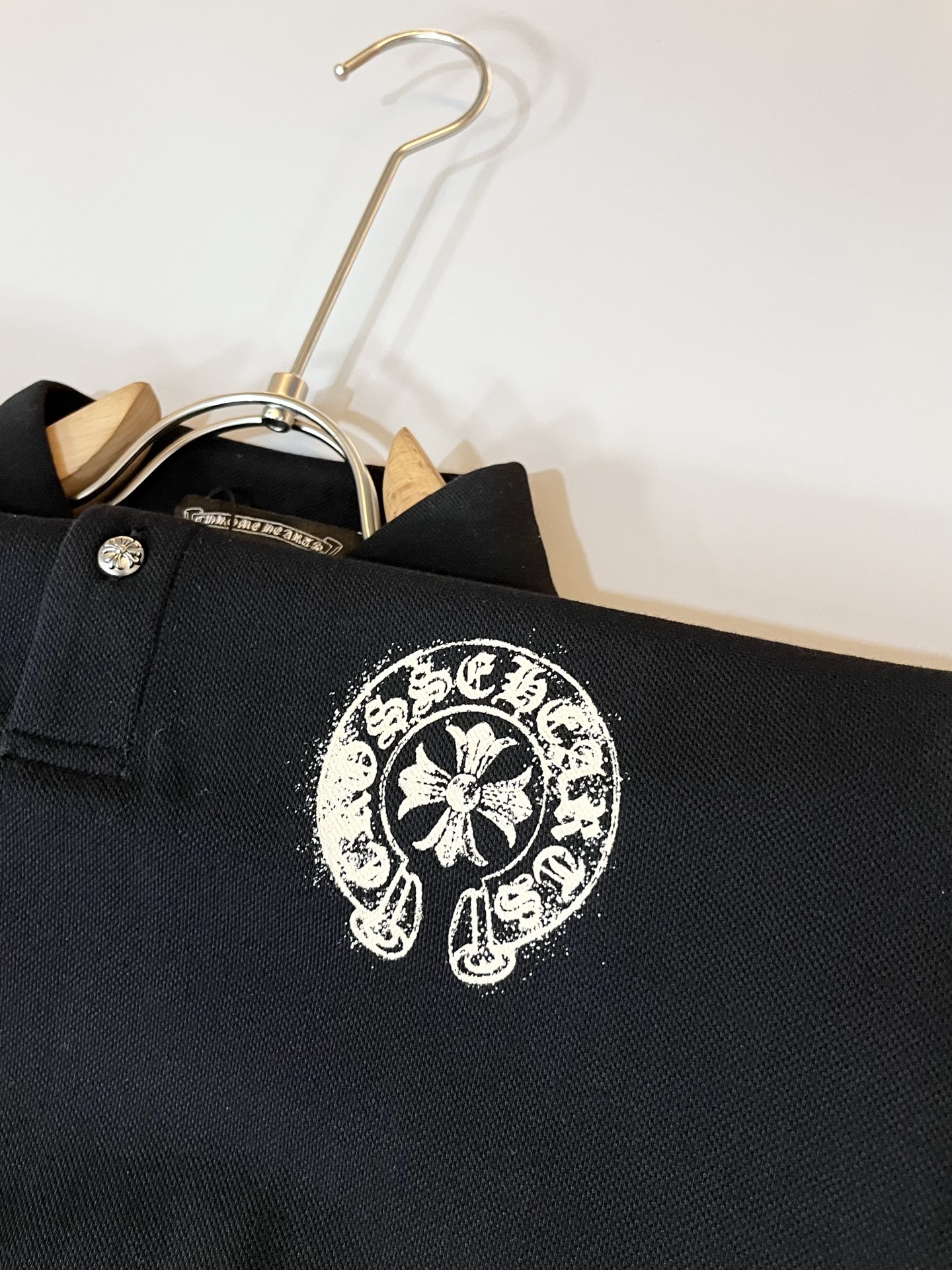  Chrome Hear*s 克*心 2025春夏新品限量版克*心短袖Polo衫，墙裂推荐！时尚傲娇的C