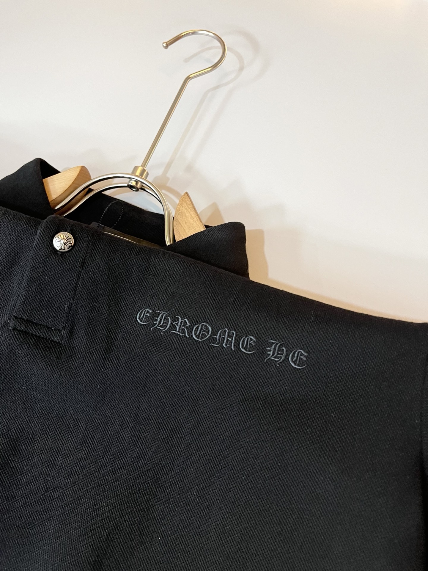  Chrome Hear*s 克*心 2025春夏新品限量版克*心短袖Polo衫，墙裂推荐！时尚傲娇的C