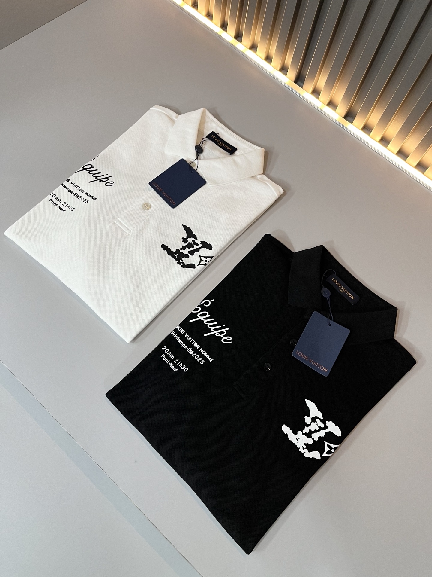  LouisVuitt*路易*登  2025春夏新品最新工艺短袖Polo衫，前后logo图案印花设计！代