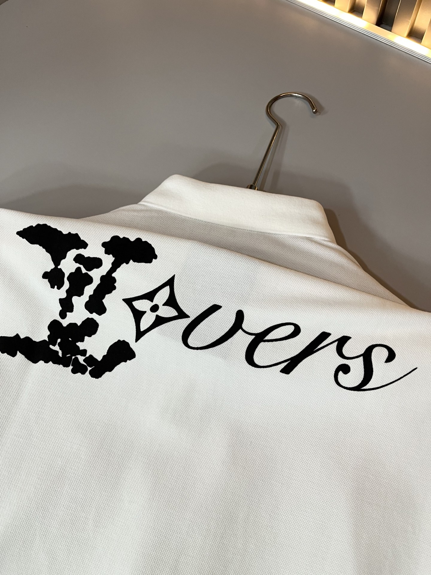  LouisVuitt*路易*登  2025春夏新品最新工艺短袖Polo衫，前后logo图案印花设计！代