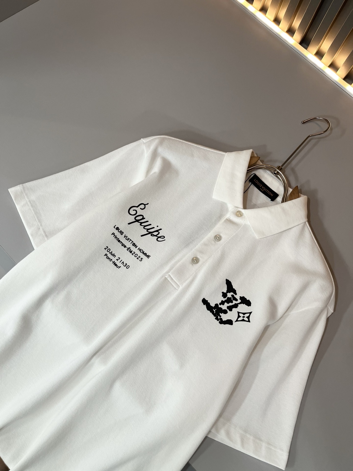  LouisVuitt*路易*登  2025春夏新品最新工艺短袖Polo衫，前后logo图案印花设计！代