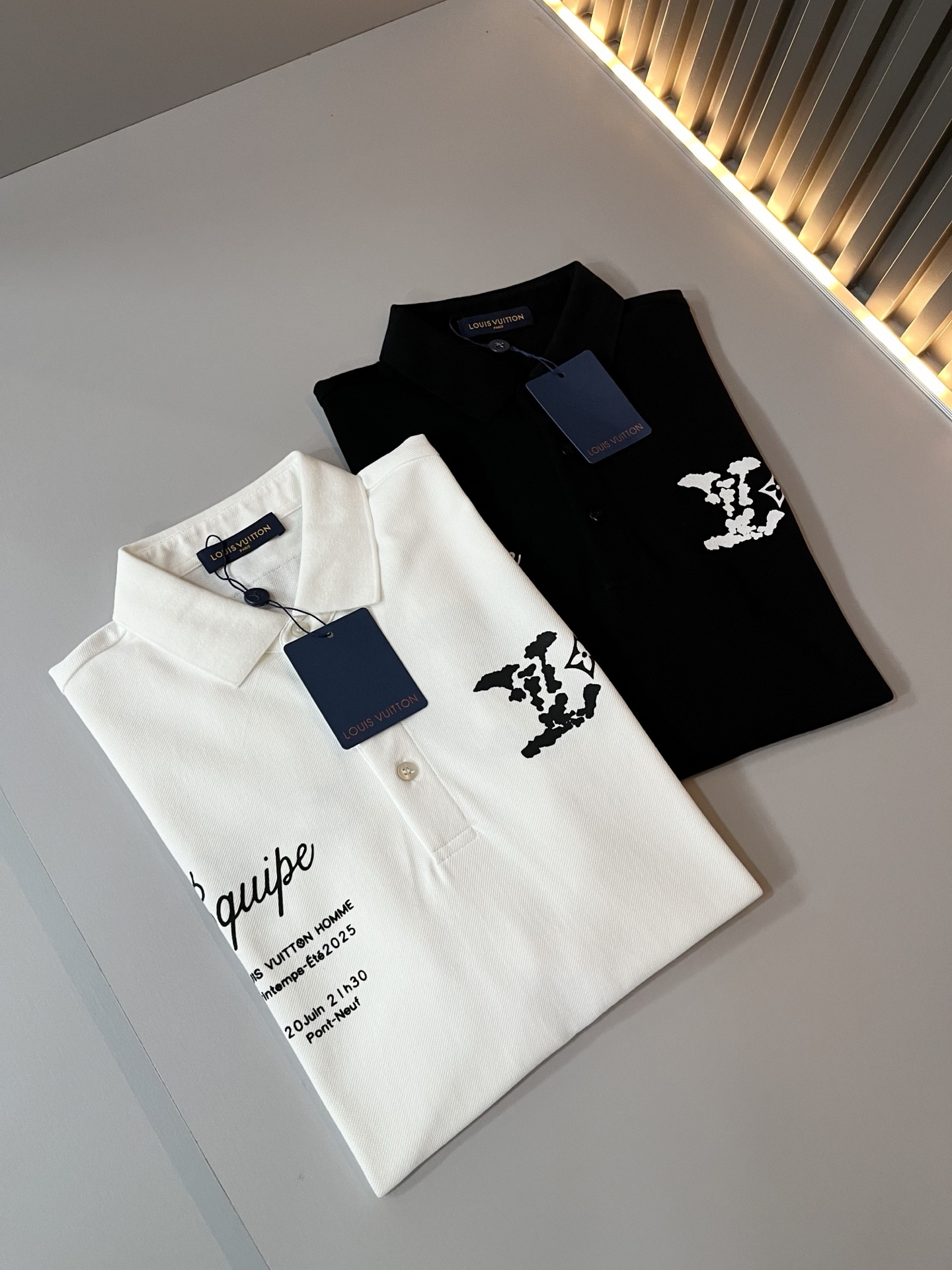  LouisVuitt*路易*登  2025春夏新品最新工艺短袖Polo衫，前后logo图案印花设计！代