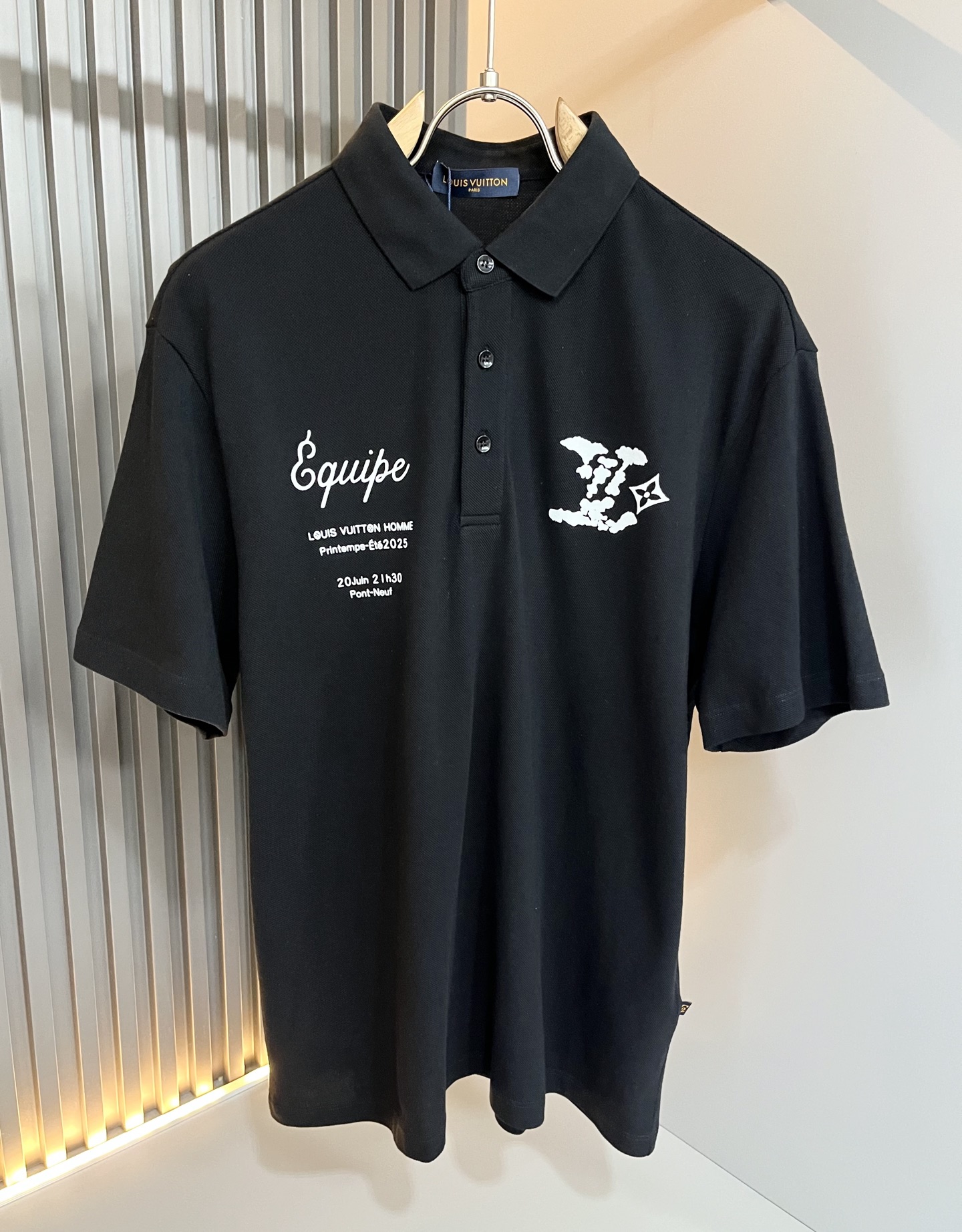  LouisVuitt*路易*登  2025春夏新品最新工艺短袖Polo衫，前后logo图案印花设计！代