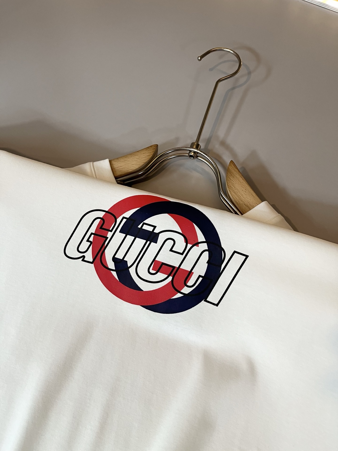   Gucc*古家 2025春夏新款男女同情侣款👫休闲宽松棉质圆领短袖T恤衫！贸易公司渠道稀出，同步官网