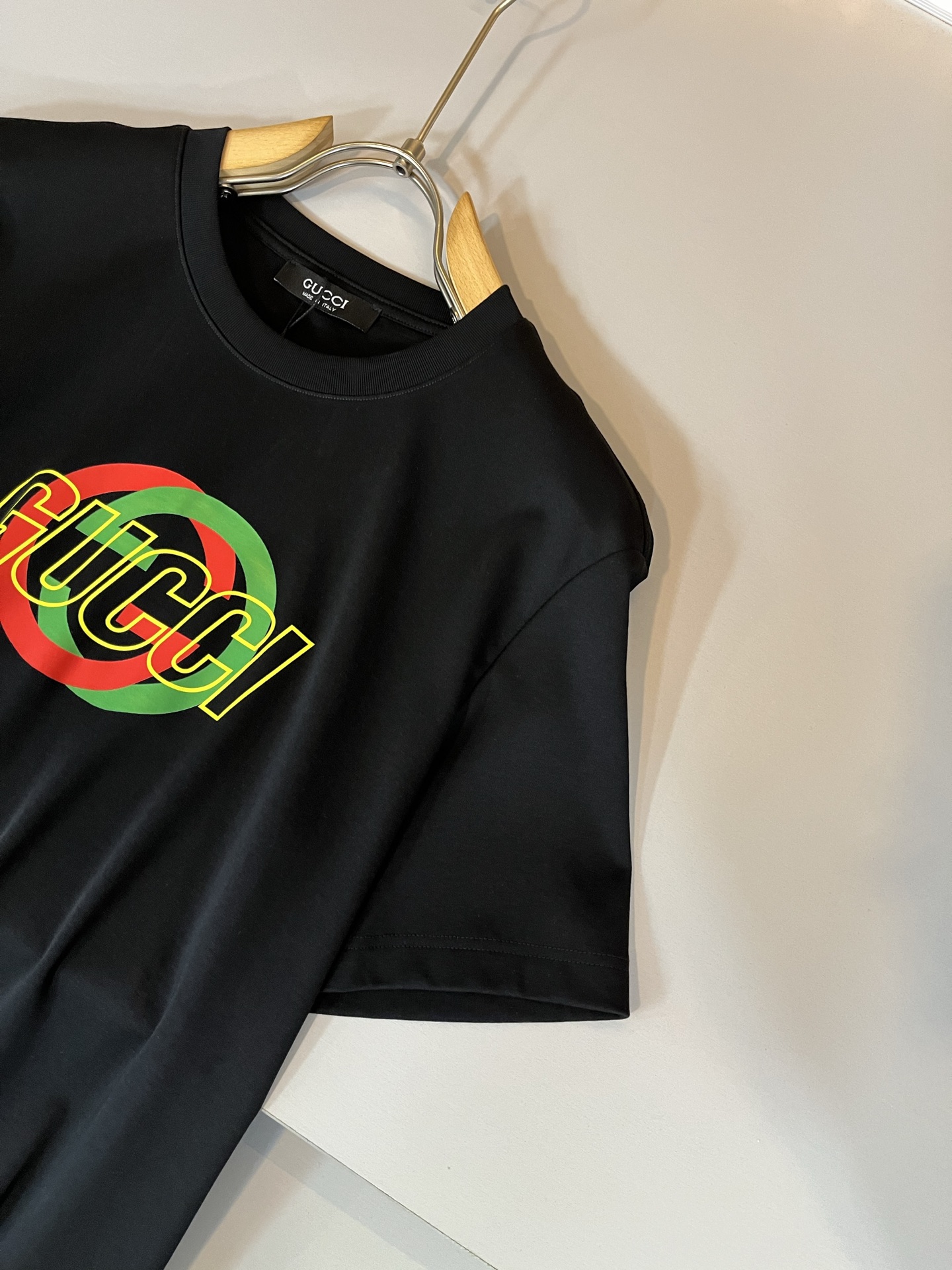   Gucc*古家 2025春夏新款男女同情侣款👫休闲宽松棉质圆领短袖T恤衫！贸易公司渠道稀出，同步官网