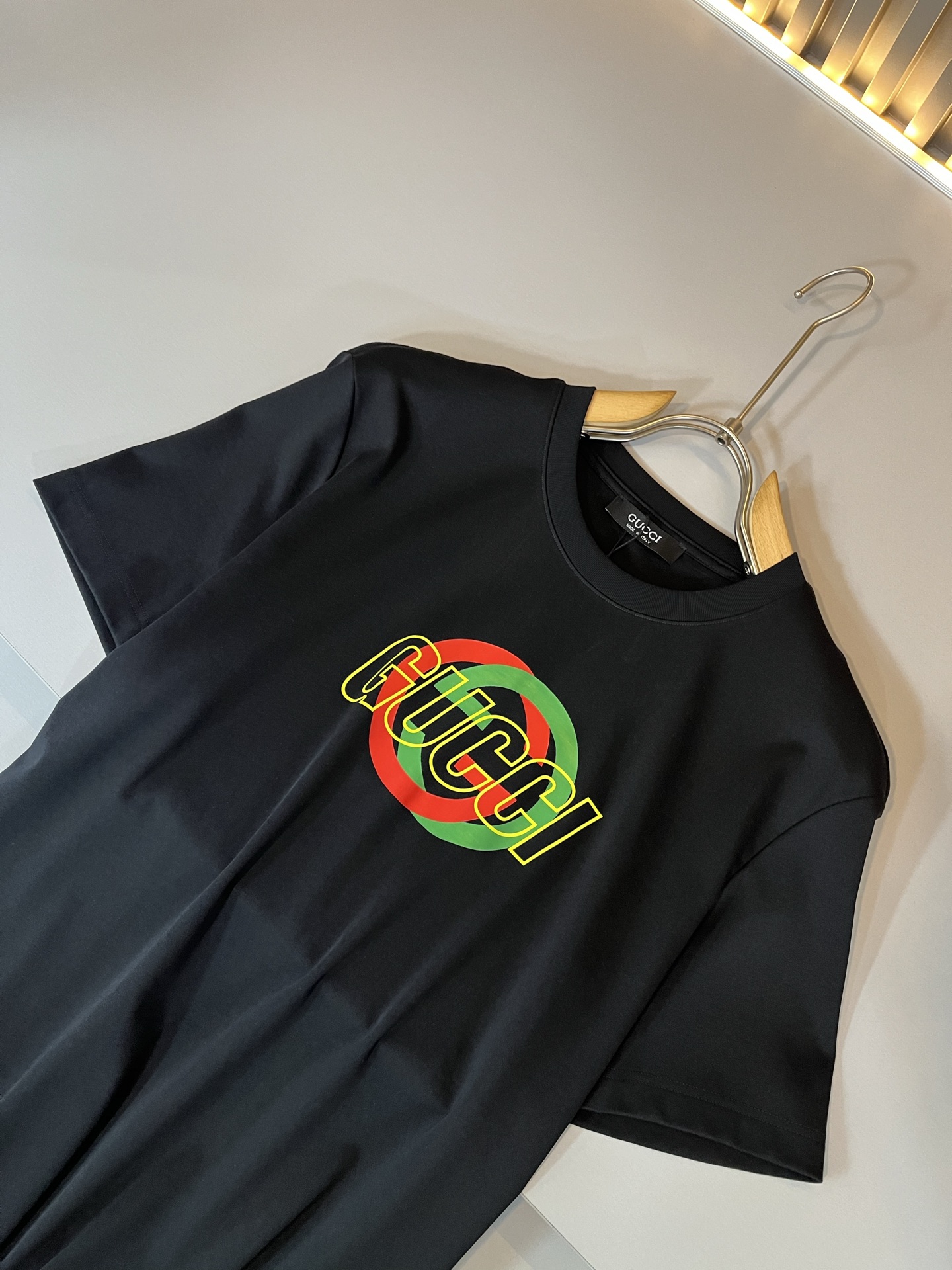   Gucc*古家 2025春夏新款男女同情侣款👫休闲宽松棉质圆领短袖T恤衫！贸易公司渠道稀出，同步官网