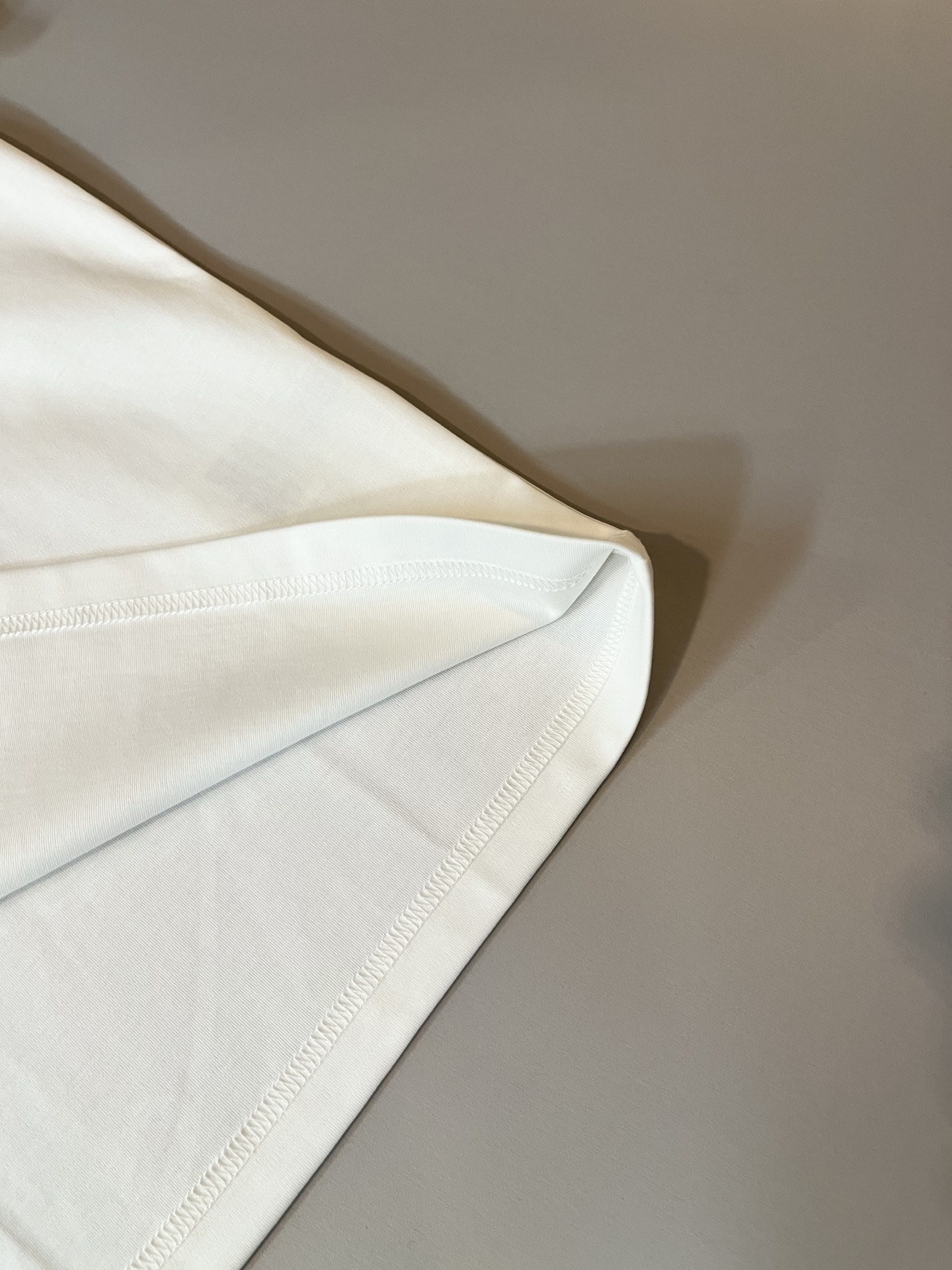 FEN*I 芬*迪2025春夏新款FD家族FF男女同款👫短袖T恤，男女同款👫百搭极简短袖。意大利原厂订单