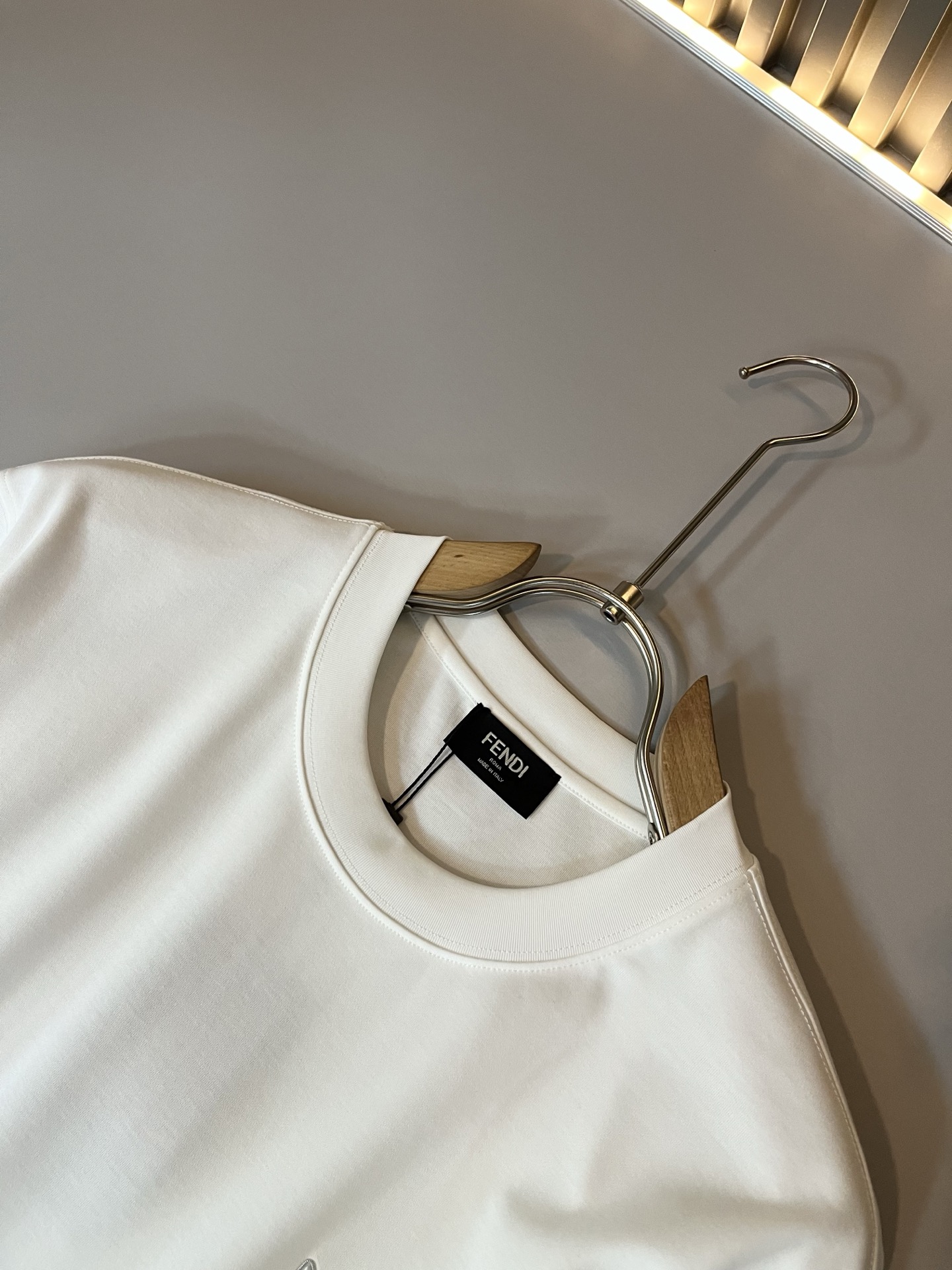 FEN*I 芬*迪2025春夏新款FD家族FF男女同款👫短袖T恤，男女同款👫百搭极简短袖。意大利原厂订单