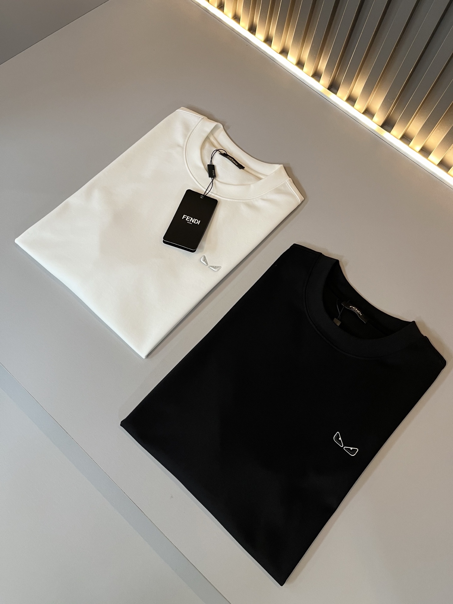 FEN*I 芬*迪2025春夏新款FD家族FF男女同款👫短袖T恤，男女同款👫百搭极简短袖。意大利原厂订单