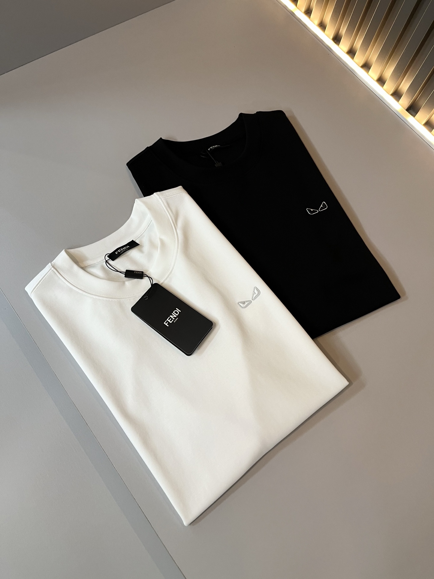 FEN*I 芬*迪2025春夏新款FD家族FF男女同款👫短袖T恤，男女同款👫百搭极简短袖。意大利原厂订单