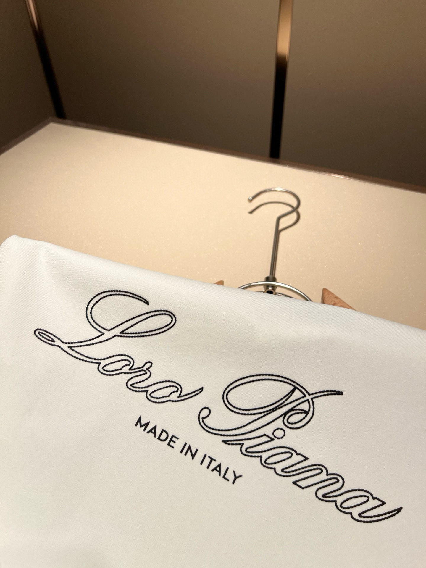  Loro Piana诺悠翩雅 2025春夏男士最新的贸易订单短袖T恤，全品相！！网红款！采用logo图