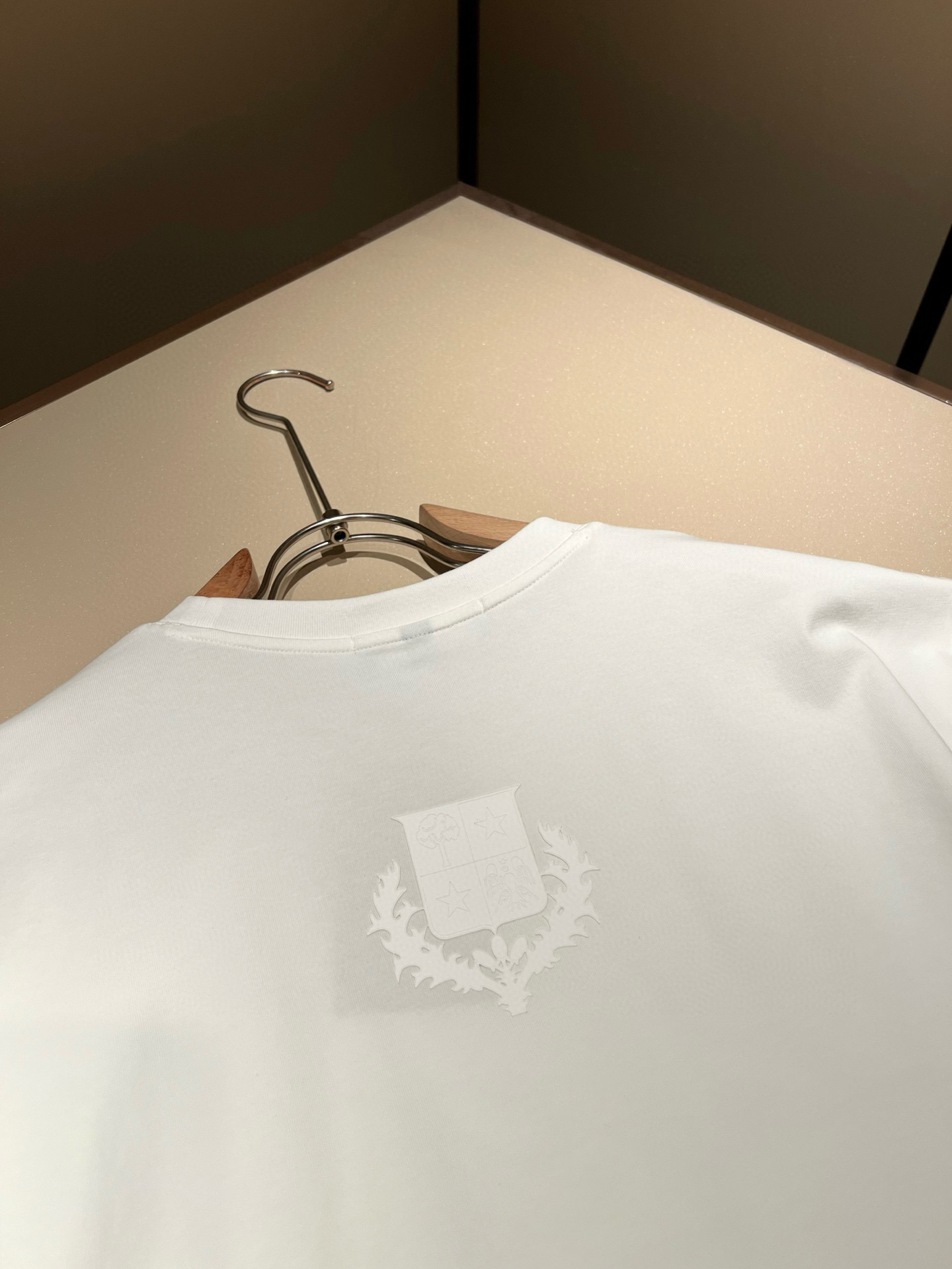  Loro Piana诺悠翩雅 2025春夏男士最新的贸易订单短袖T恤，全品相！！网红款！采用logo图