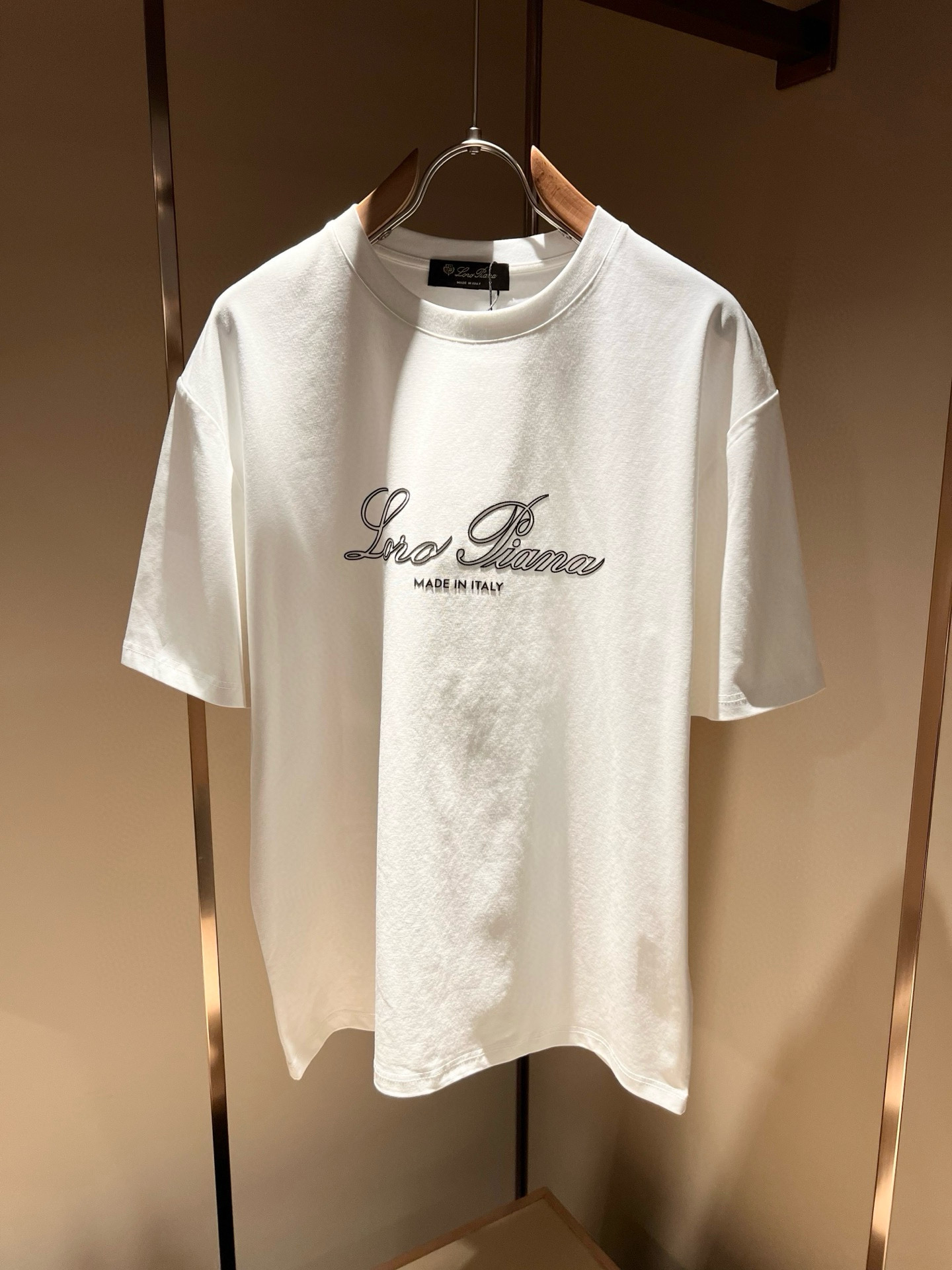  Loro Piana诺悠翩雅 2025春夏男士最新的贸易订单短袖T恤，全品相！！网红款！采用logo图