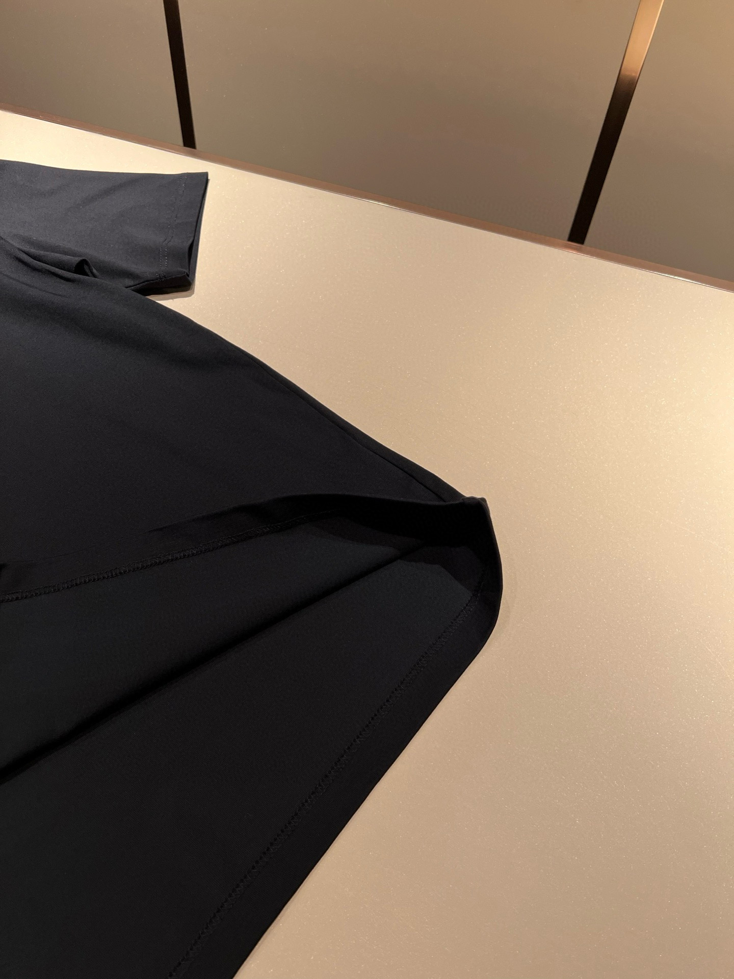  Loro Piana诺悠翩雅 2025春夏男士最新的贸易订单短袖T恤，全品相！！网红款！采用logo图