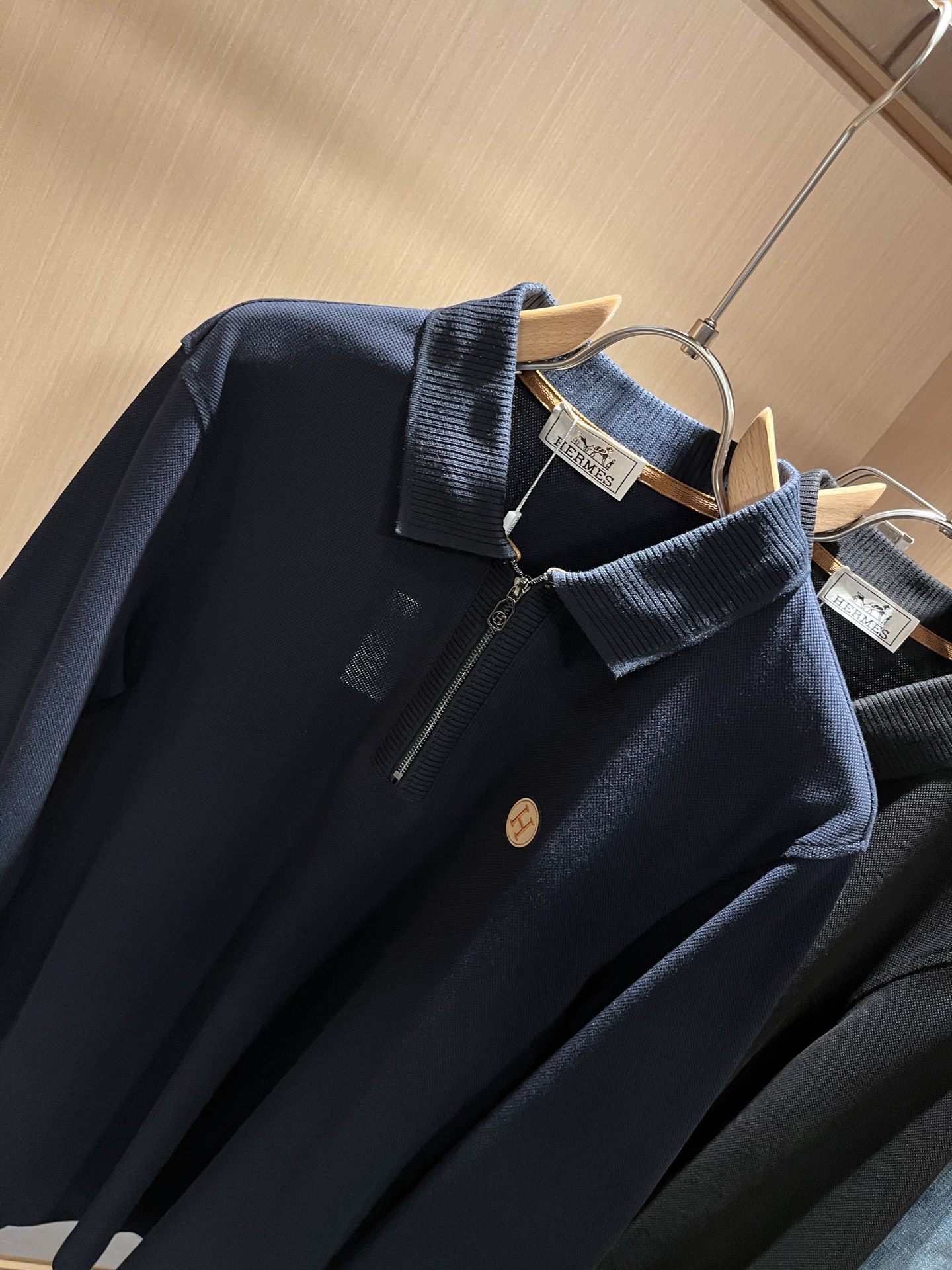 Her*mes爱*仕2025秋冬新款男士短袖Polo衫，全新升级百搭基础款，低调奢华，品格之选！甄选优质