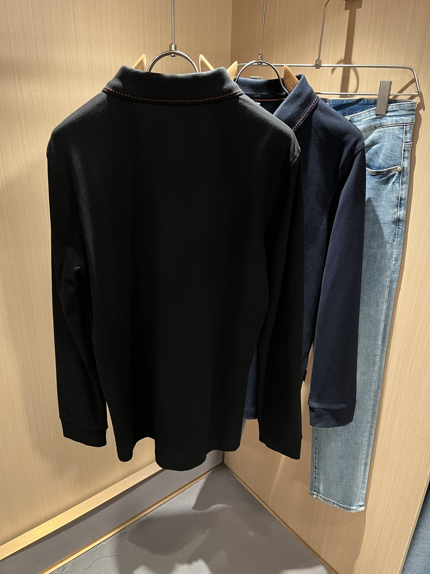 Kiton 2025秋冬新款Polo衫，采用进口专属珠地棉面料！！代表品牌形象 简洁舒适的款式，线条感粗