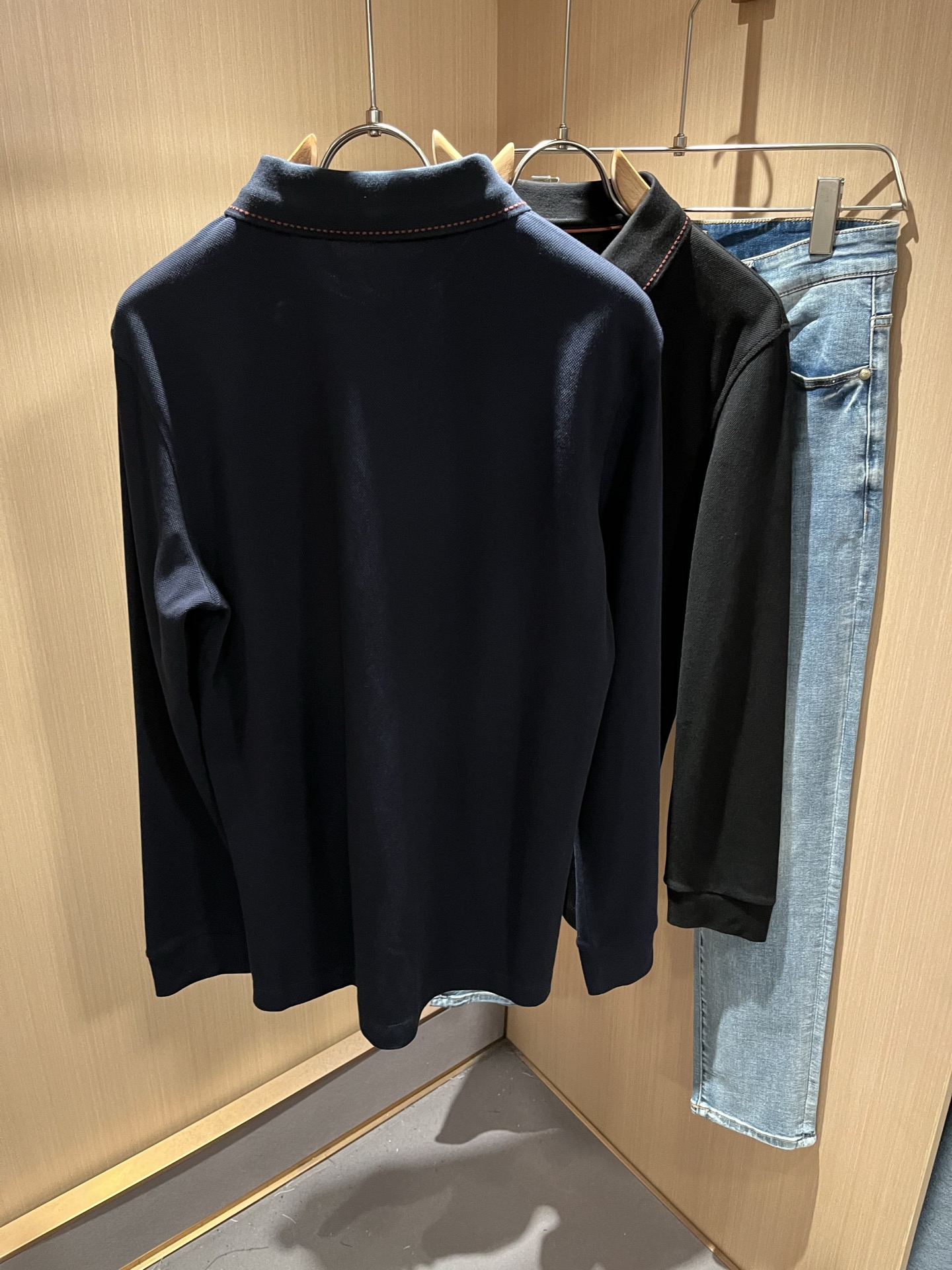 Kiton 2025秋冬新款Polo衫，采用进口专属珠地棉面料！！代表品牌形象 简洁舒适的款式，线条感粗