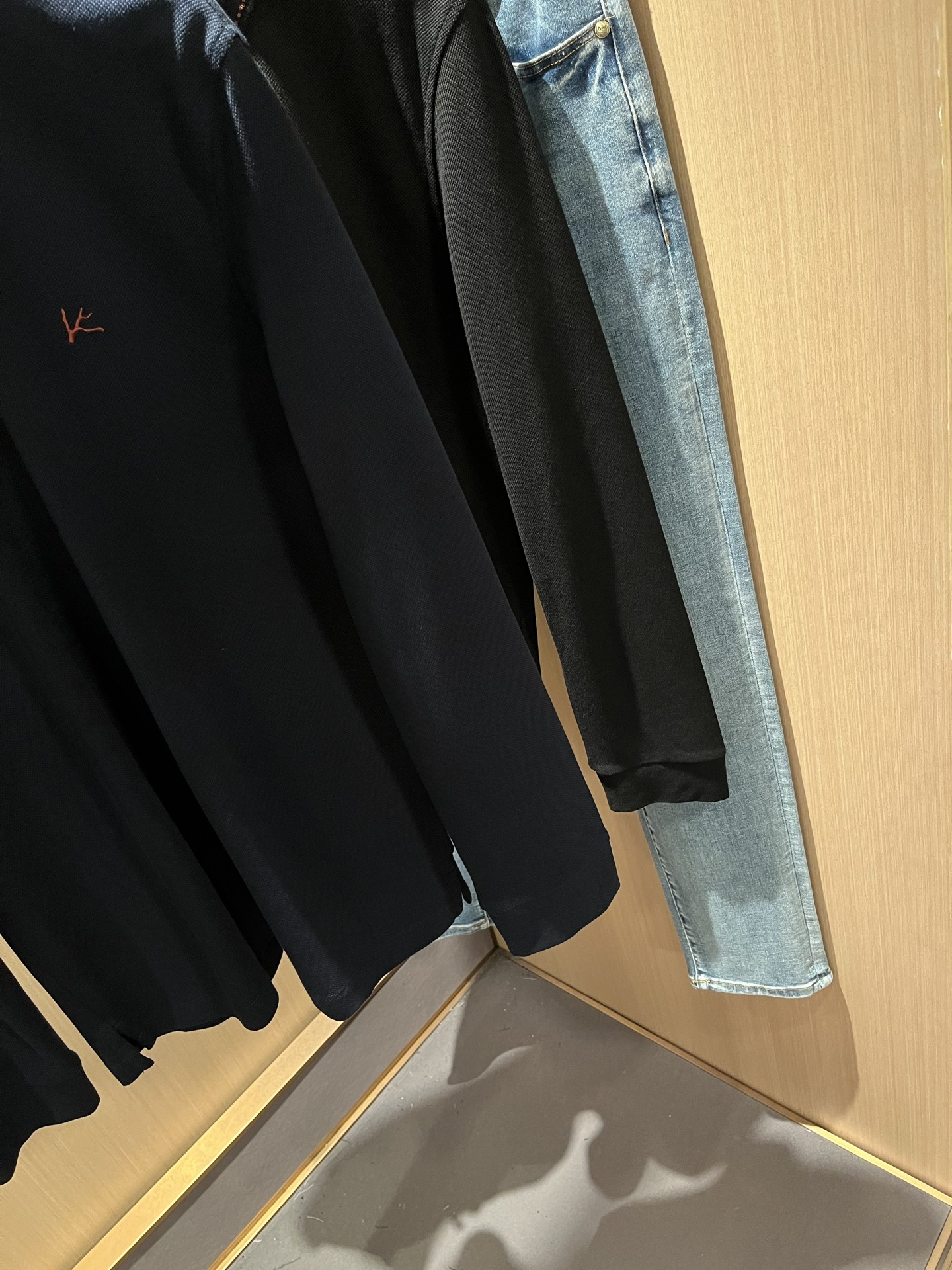 Kiton 2025秋冬新款Polo衫，采用进口专属珠地棉面料！！代表品牌形象 简洁舒适的款式，线条感粗