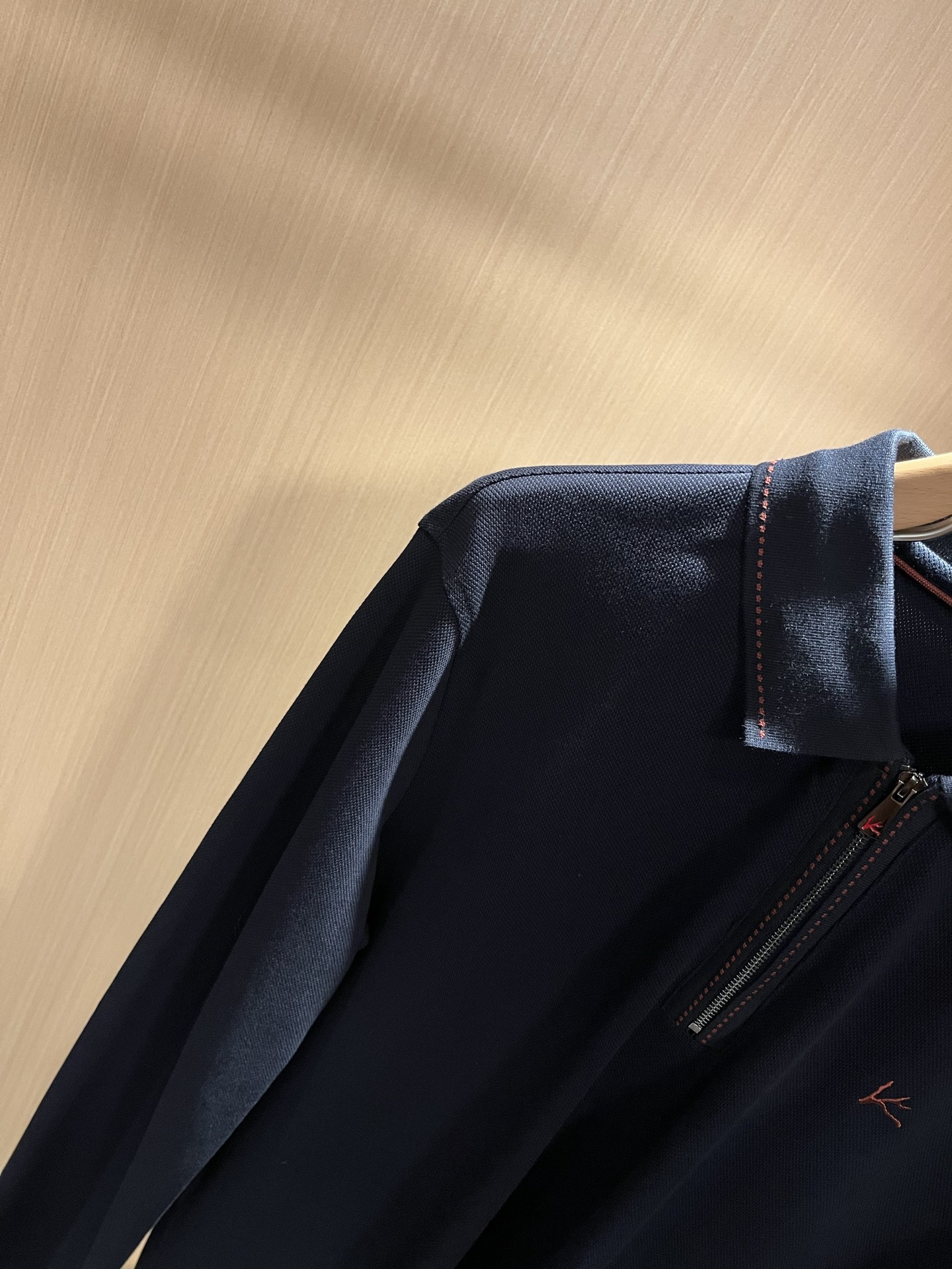 Kiton 2025秋冬新款Polo衫，采用进口专属珠地棉面料！！代表品牌形象 简洁舒适的款式，线条感粗
