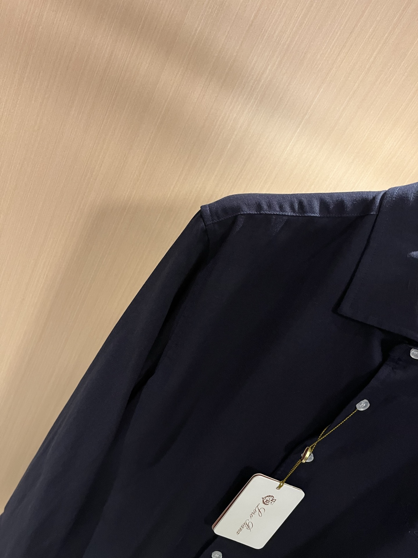 Loro Piana诺悠翩雅 2025秋冬男士衬衣，最新的贸易订单全品相！！网红款！上身舒适透气，不僵硬