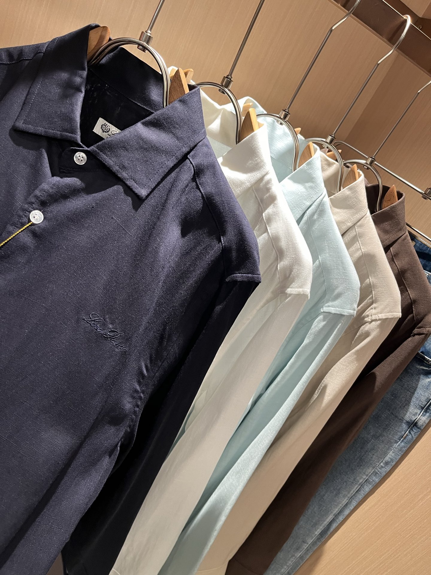 Loro Piana诺悠翩雅 2025秋冬男士衬衣，最新的贸易订单全品相！！网红款！上身舒适透气，不僵硬