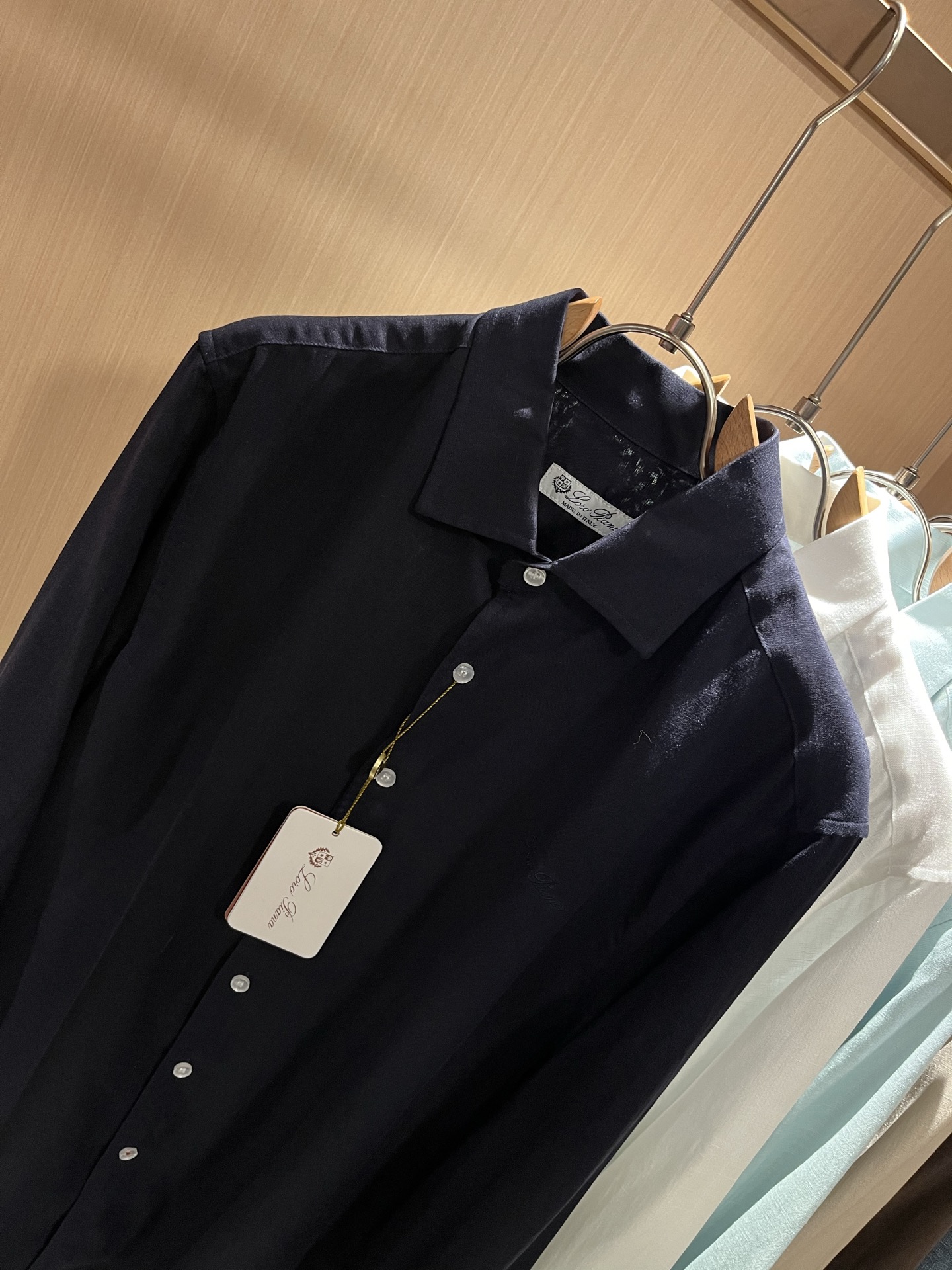 Loro Piana诺悠翩雅 2025秋冬男士衬衣，最新的贸易订单全品相！！网红款！上身舒适透气，不僵硬